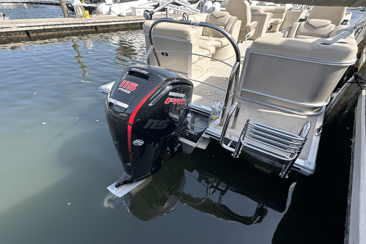 2019 Harris 230 SUNLINER Image Thumbnail #4