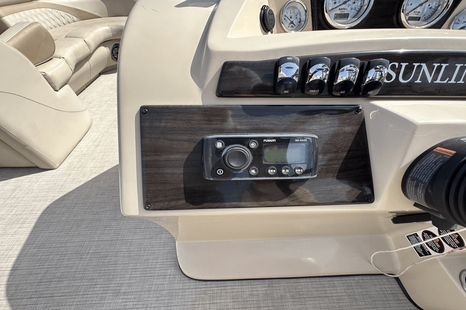 2019 Harris 230 SUNLINER Image Thumbnail #16