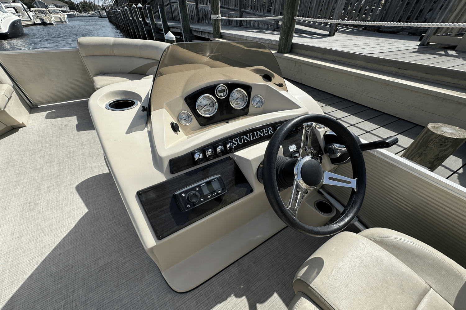 2019 Harris 230 SUNLINER Image Thumbnail #11