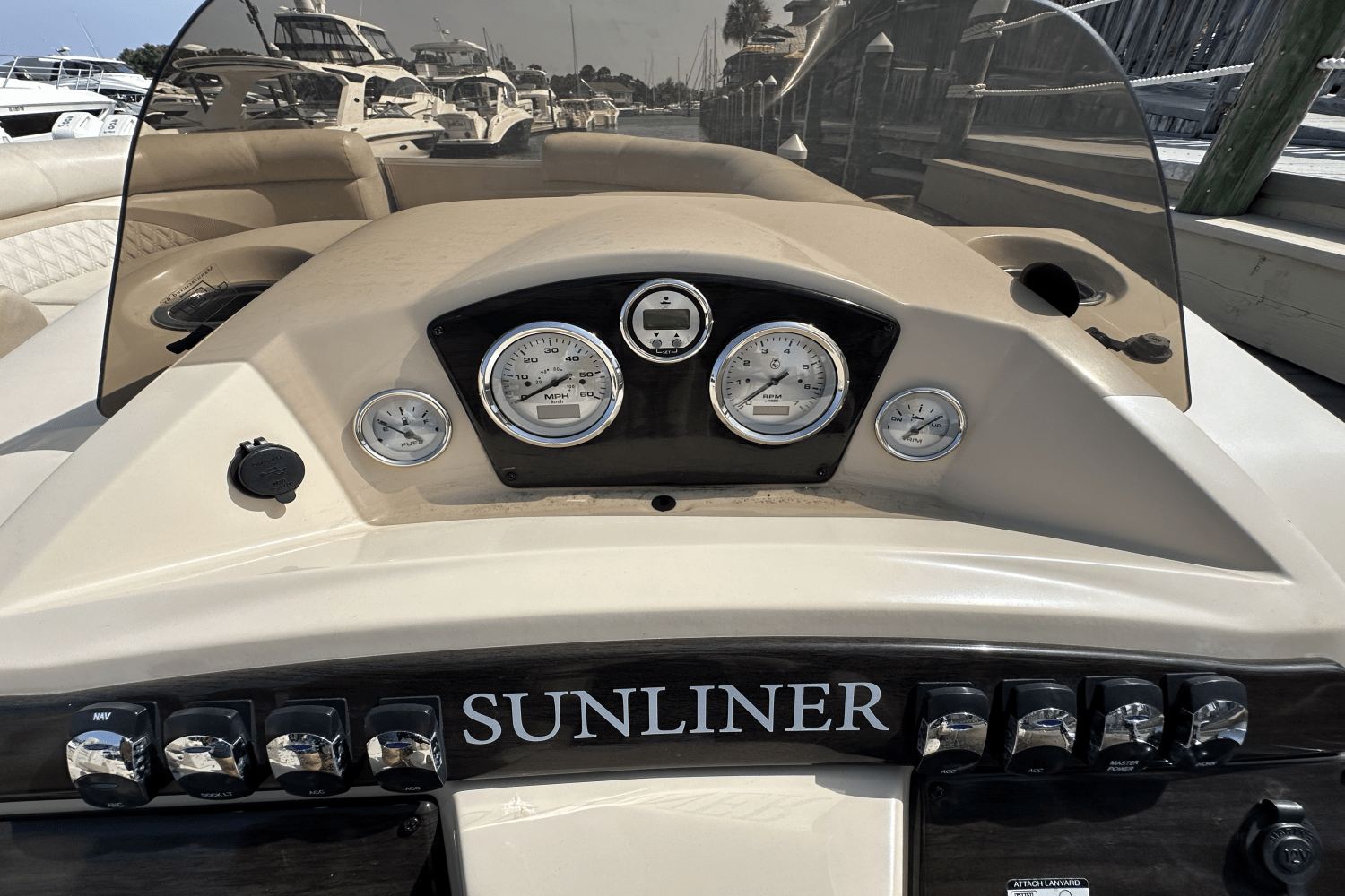 2019 Harris 230 SUNLINER Image Thumbnail #13