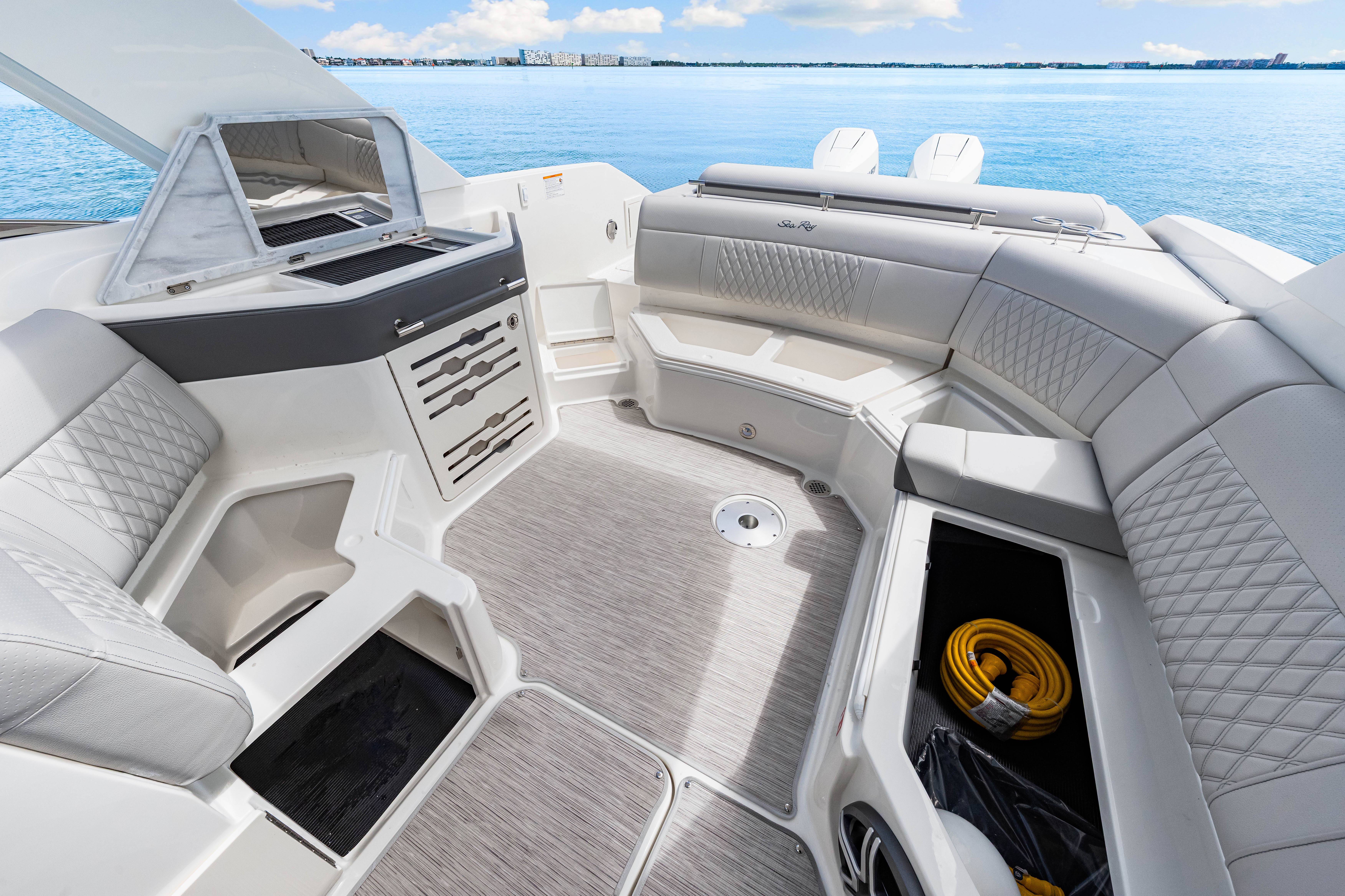 2026 Sea Ray SLX 310 Ouboard Image Thumbnail #45