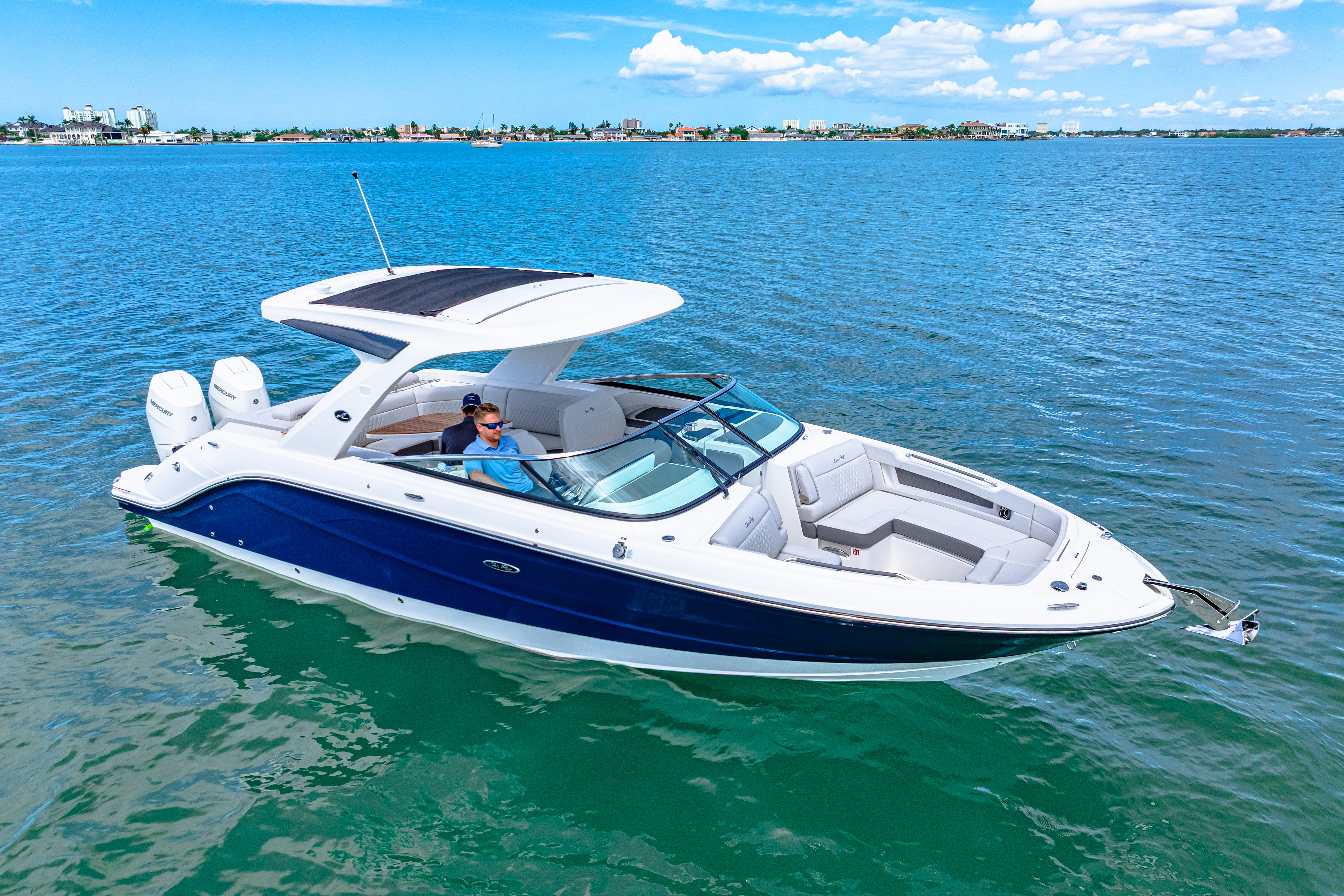 2026 Sea Ray SLX 310 Ouboard Image Thumbnail #2