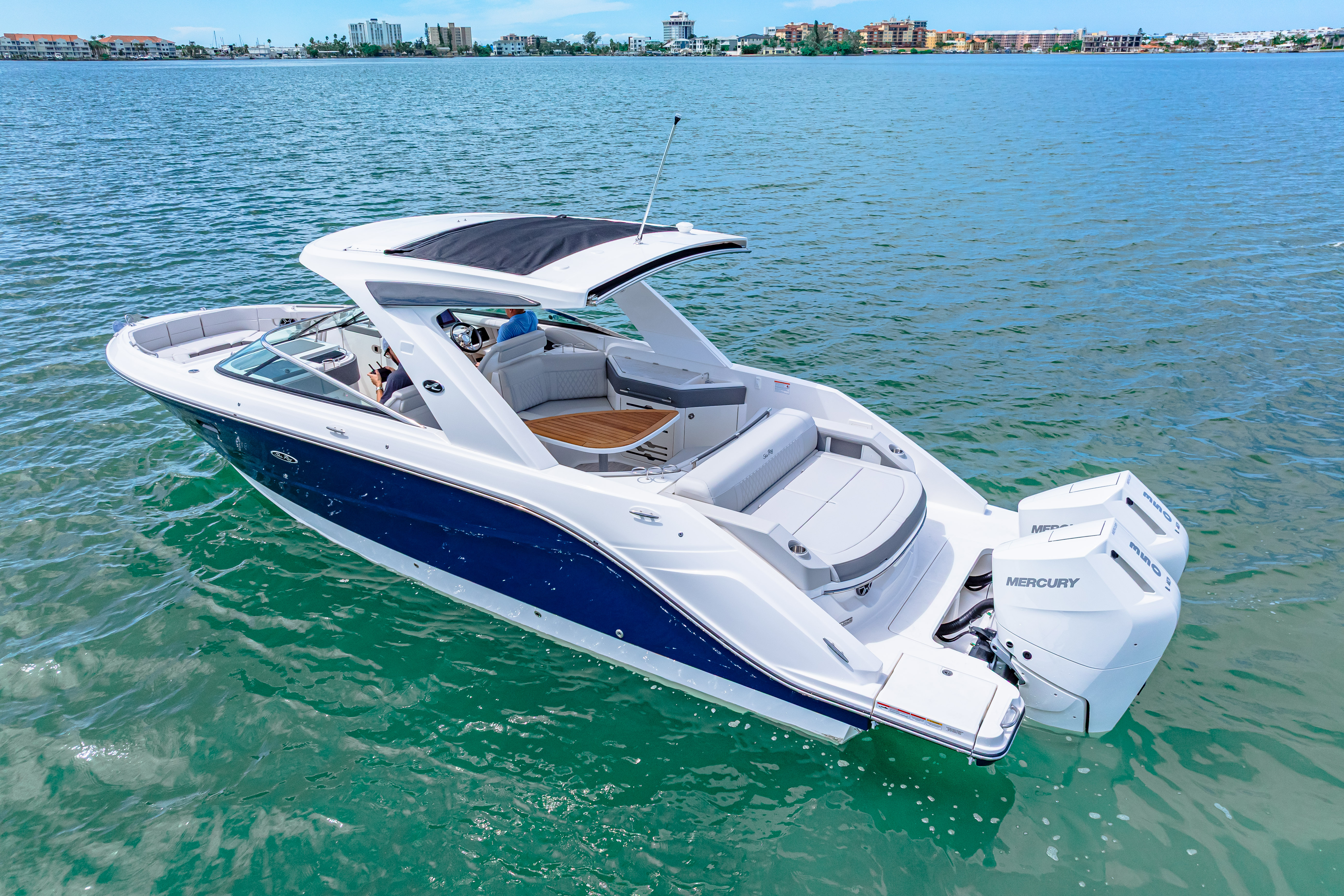 2026 Sea Ray SLX 310 Ouboard Image Thumbnail #17