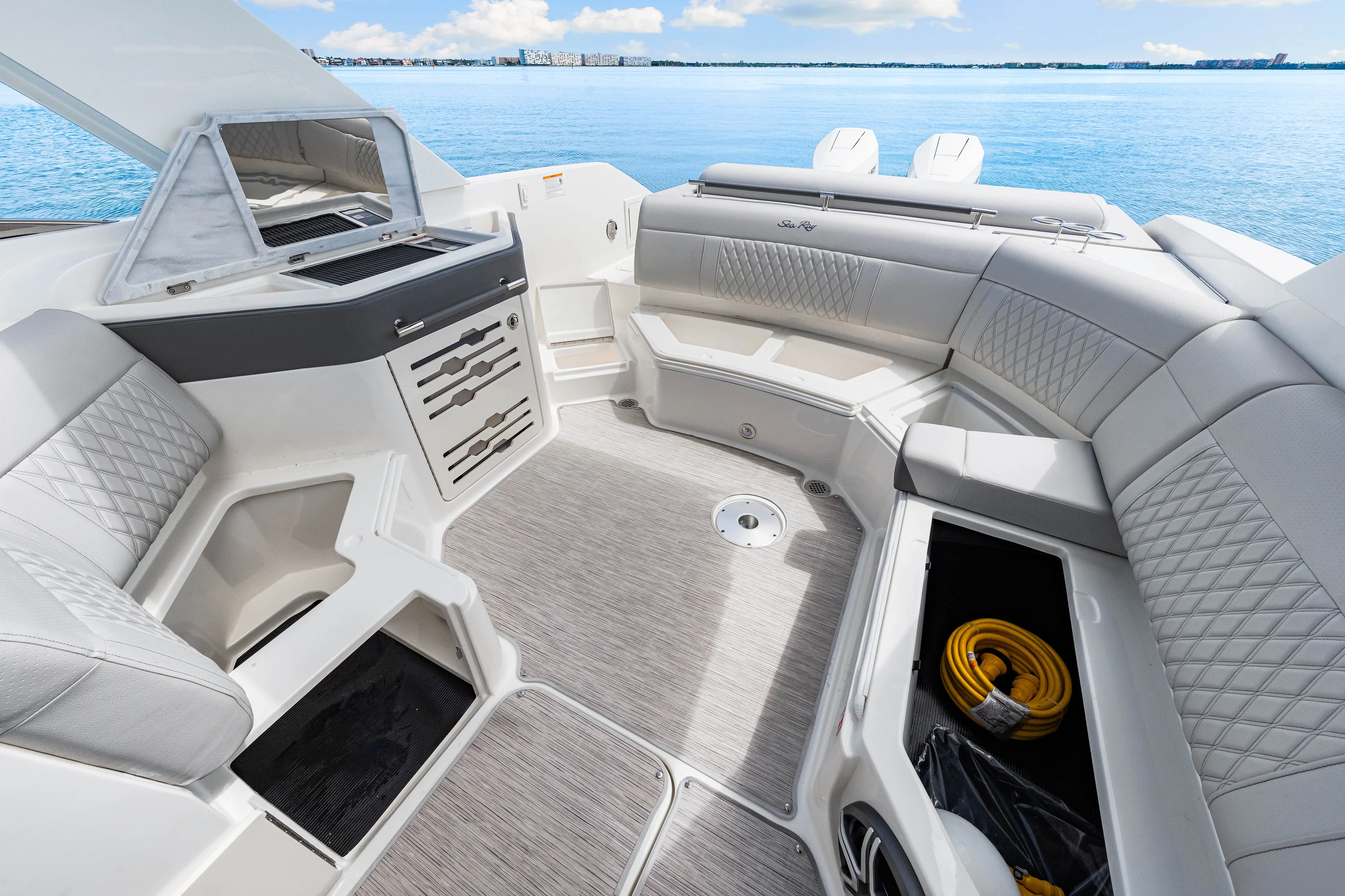 2026 Sea Ray SLX 310 Outboard Image Thumbnail #45