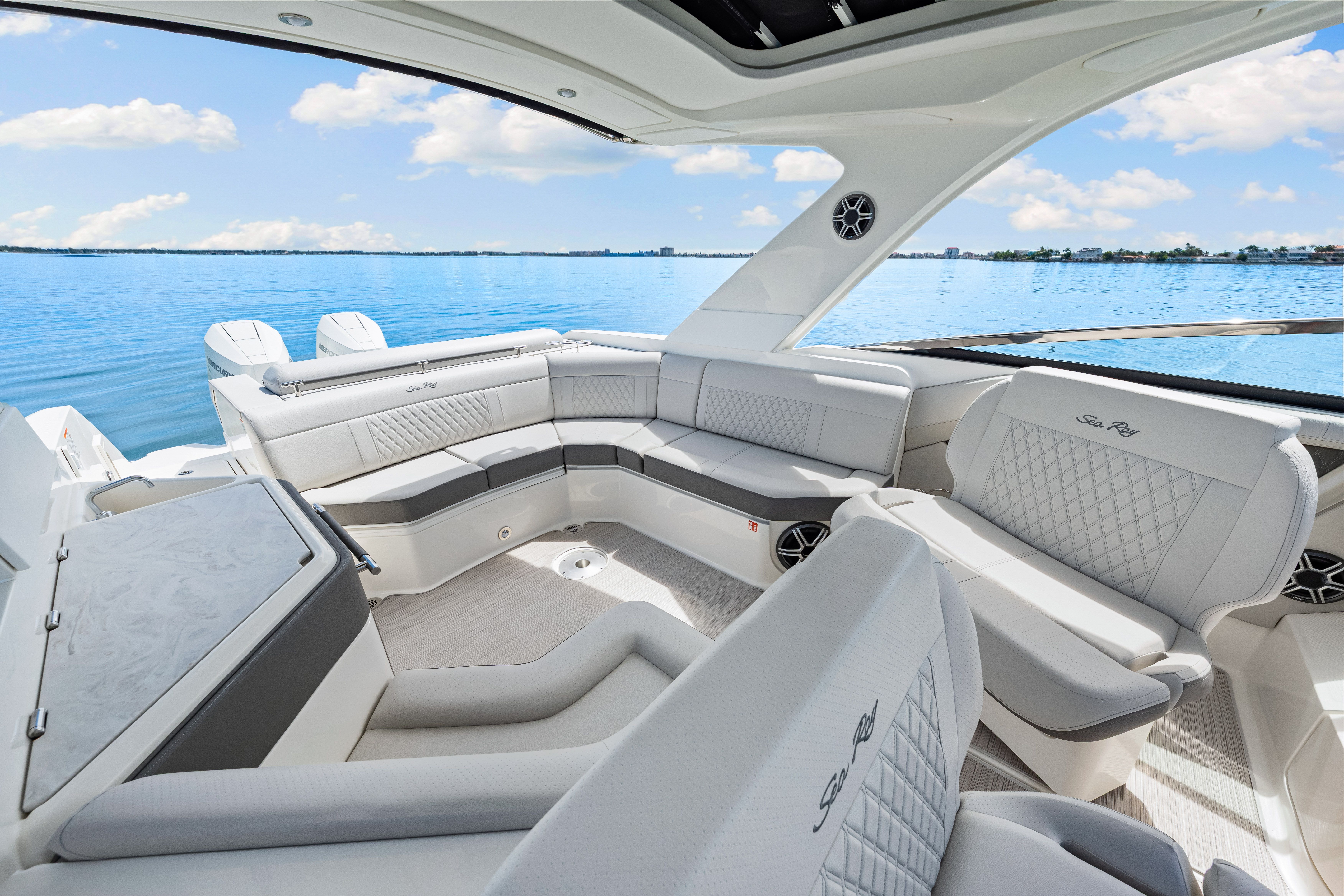 2026 Sea Ray SLX 310 Outboard Image Thumbnail #36