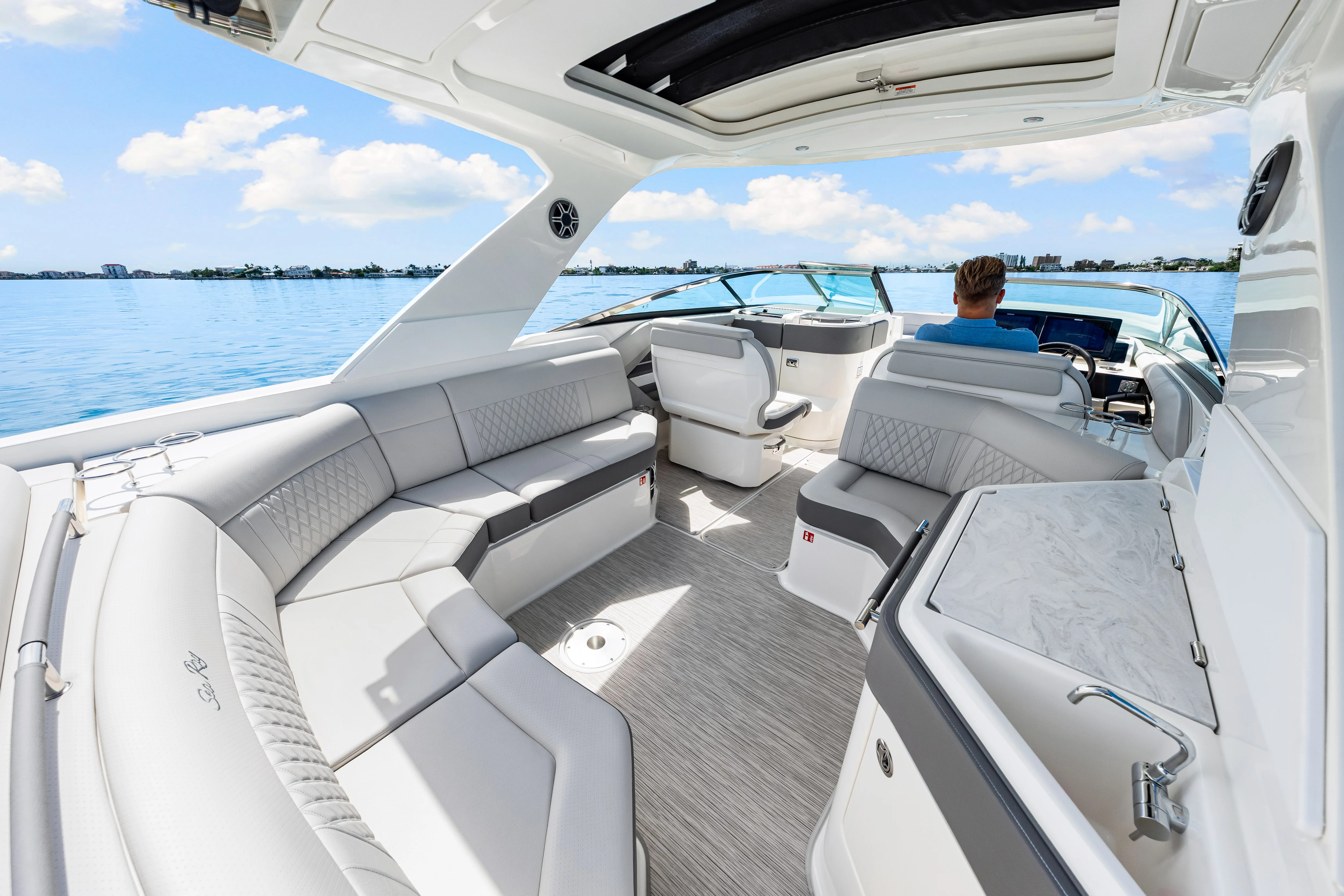 2026 Sea Ray SLX 310 Outboard Image Thumbnail #31