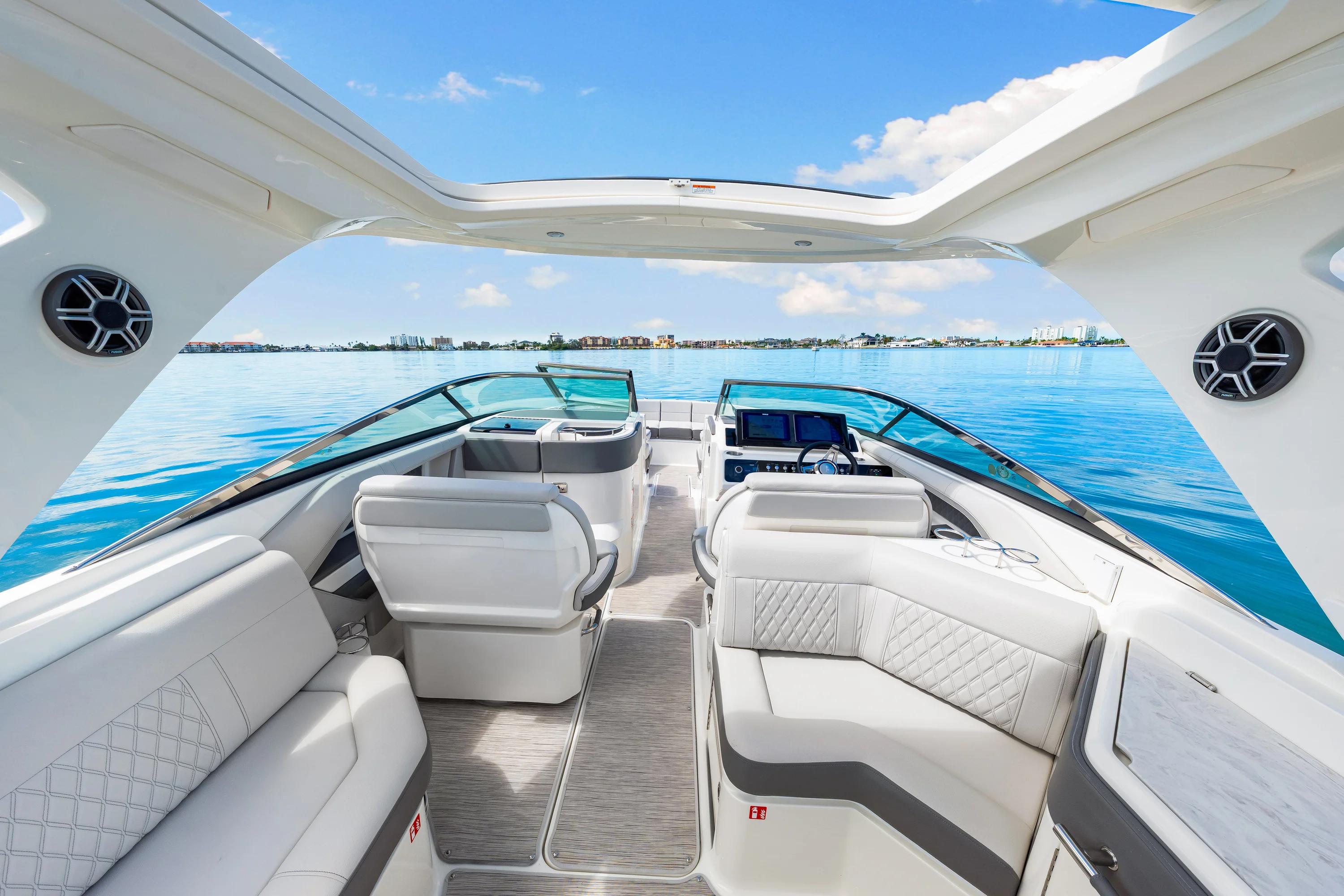 2026 Sea Ray SLX 310 Outboard Image Thumbnail #34