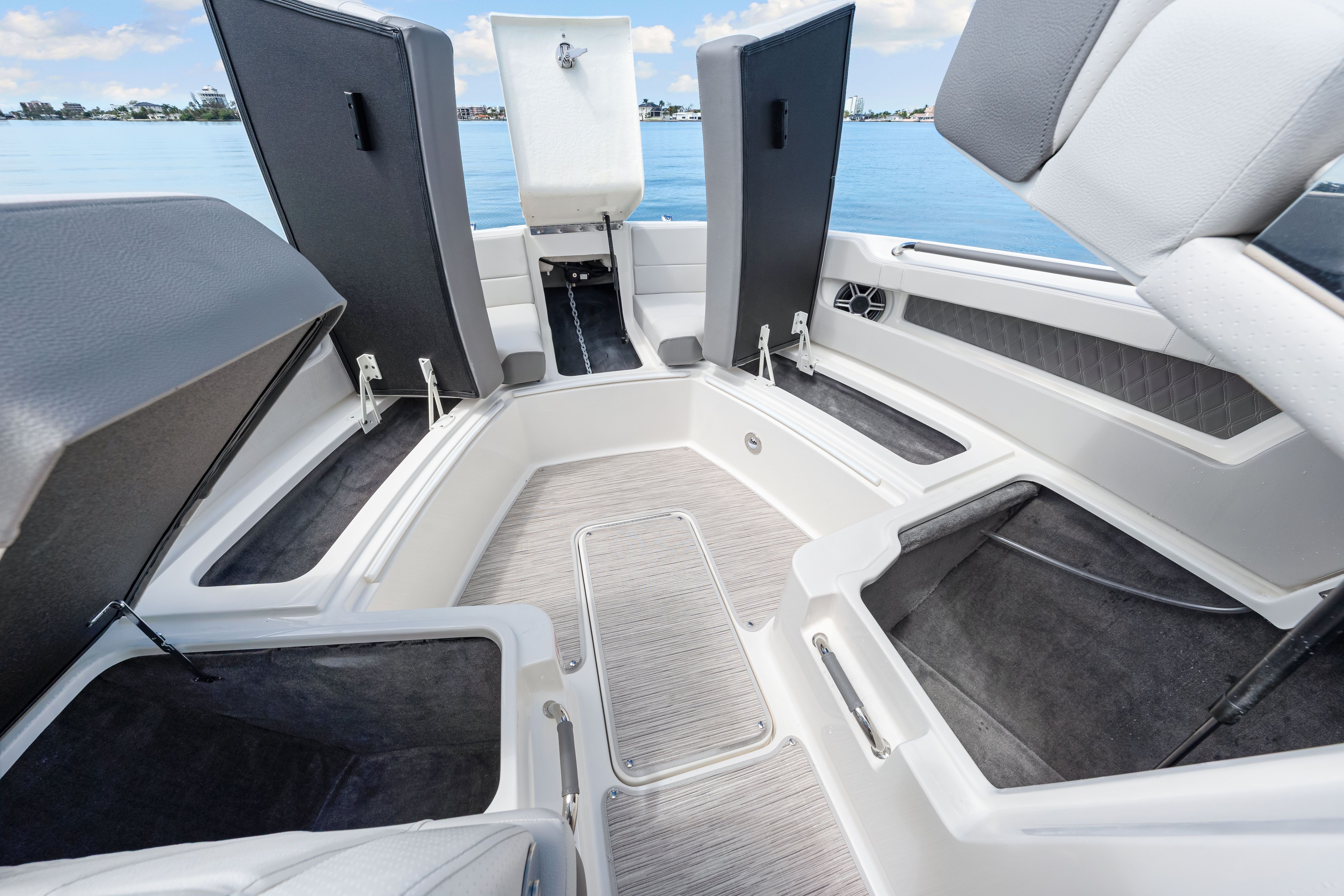 2026 Sea Ray SLX 310 Outboard Image Thumbnail #44