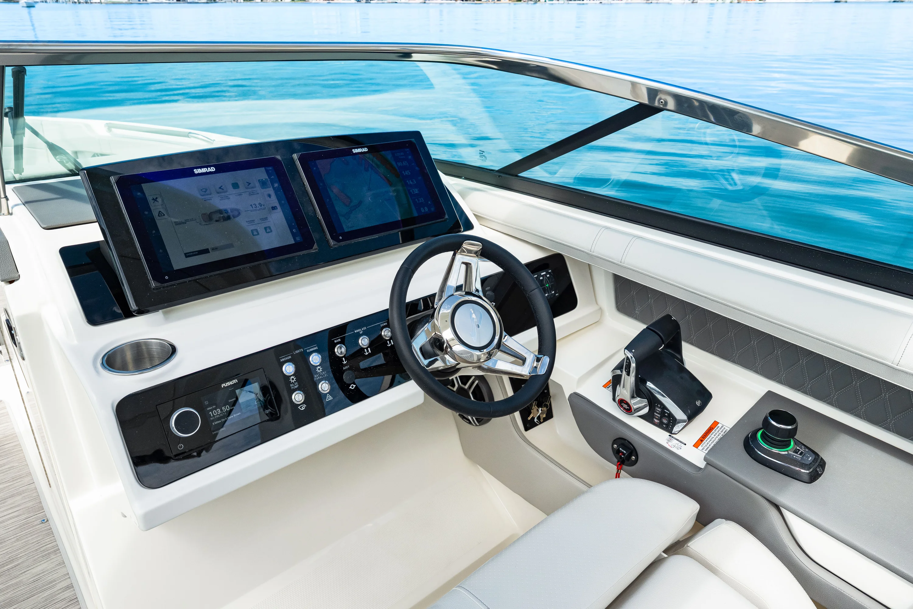 2026 Sea Ray SLX 310 Outboard Image Thumbnail #37