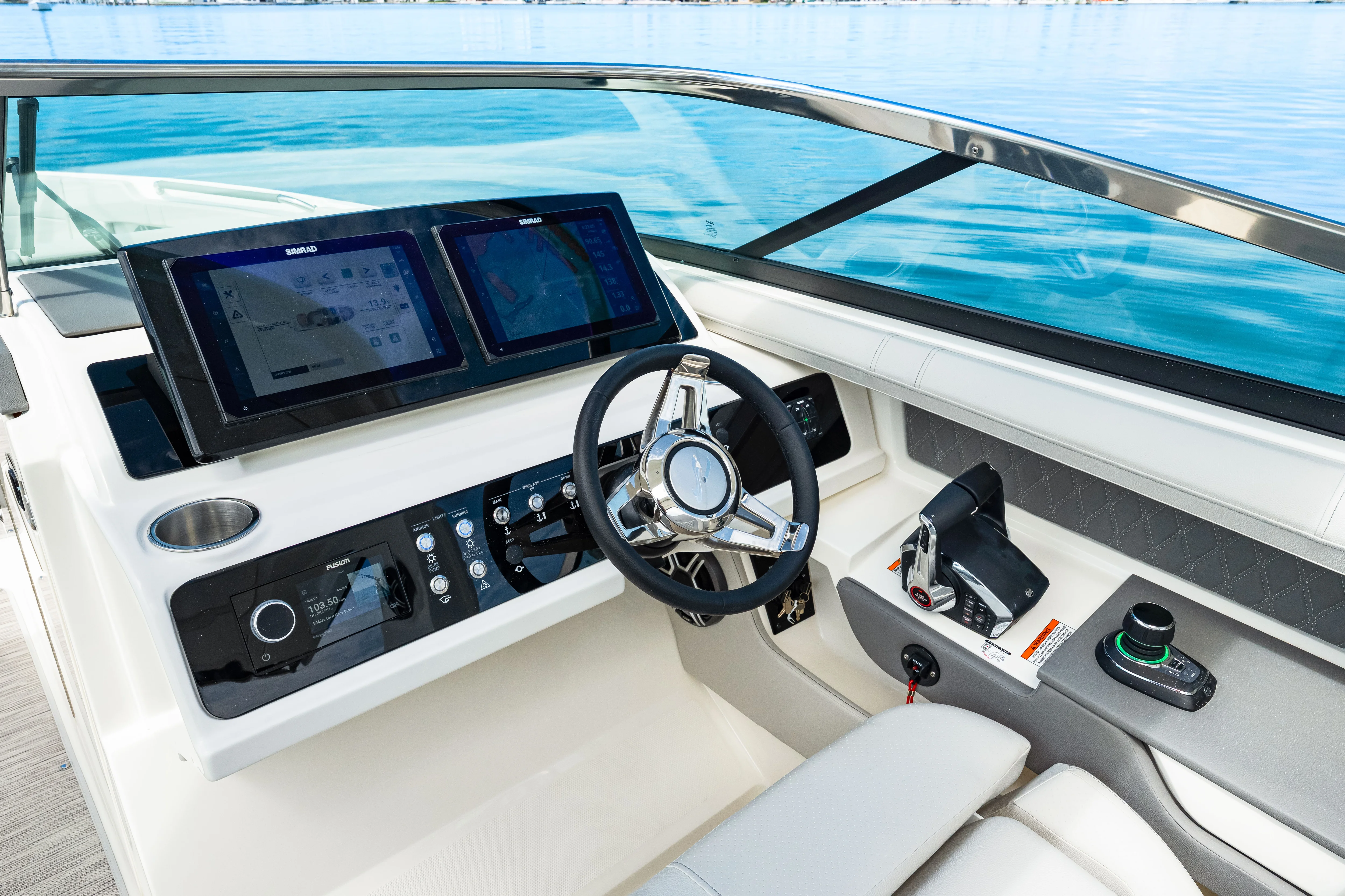 2026 Sea Ray SLX 310 Outboard Image Thumbnail #37