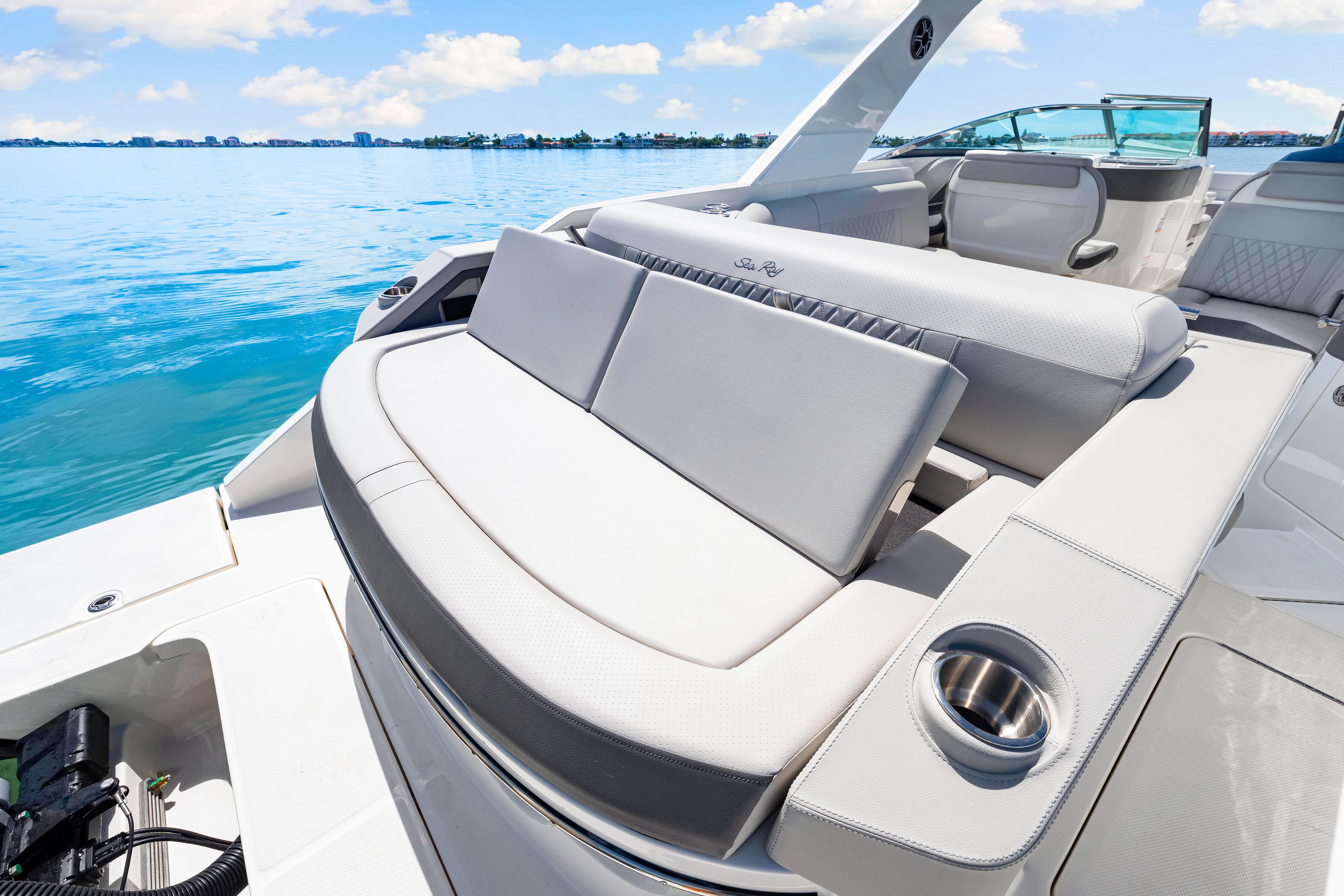 2026 Sea Ray SLX 310 Outboard Image Thumbnail #28