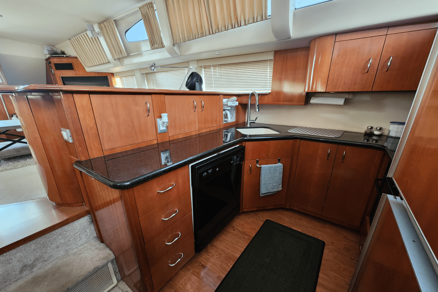 2007 Carver Yachts 466 MY Image Thumbnail #15