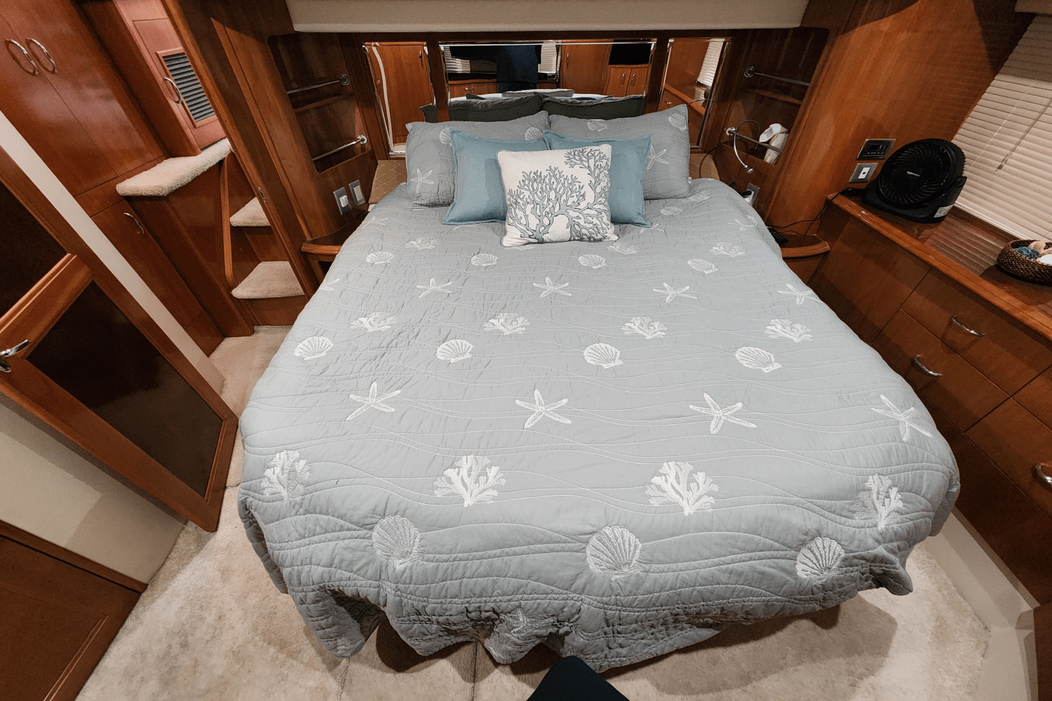 2007 Carver Yachts 466 MY Image Thumbnail #33