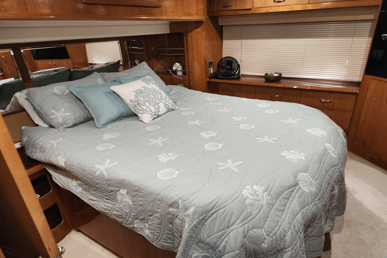 2007 Carver Yachts 466 MY Image Thumbnail #29
