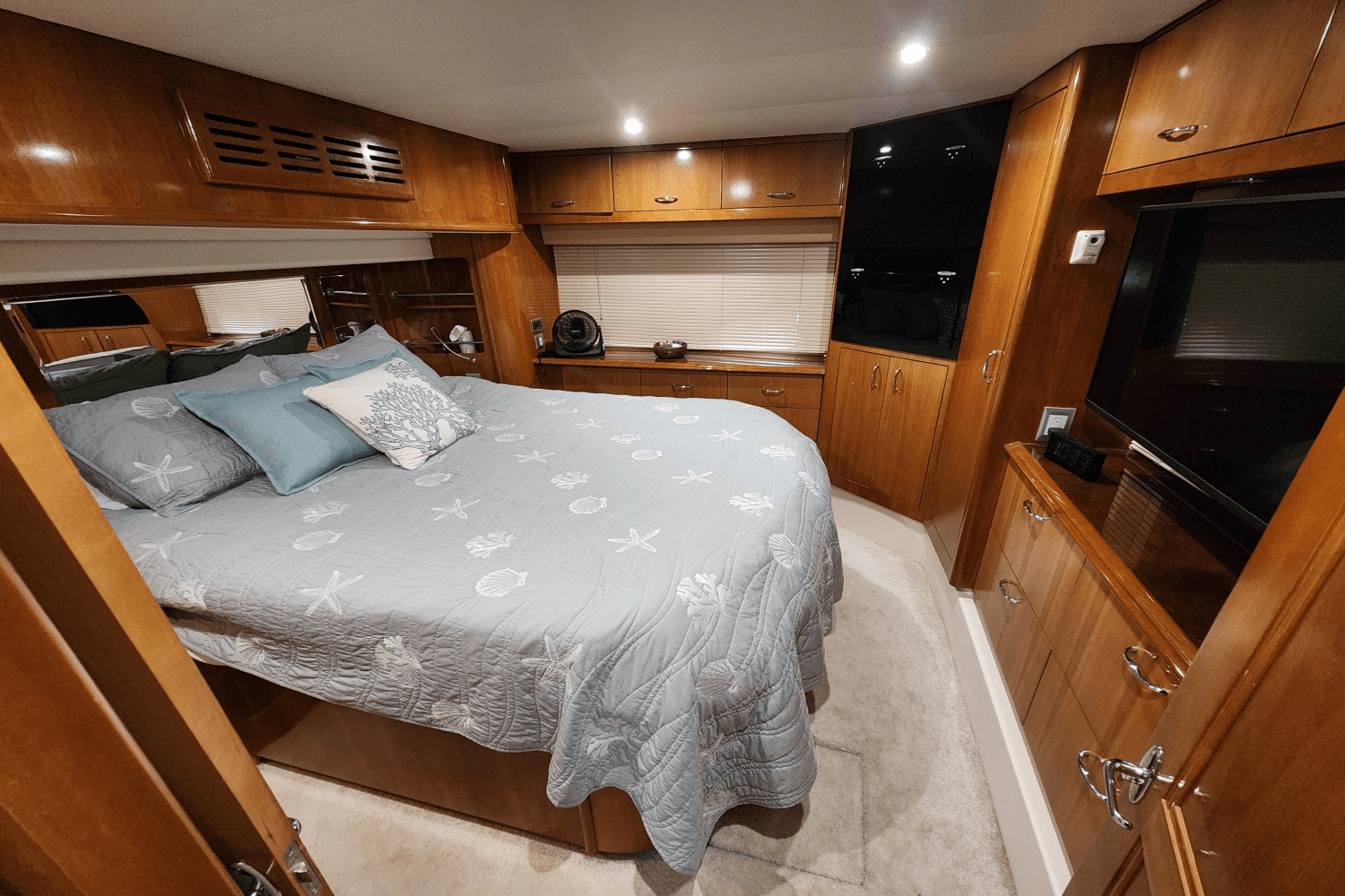 2007 Carver Yachts 466 MY Image Thumbnail #30