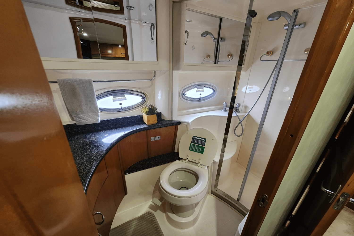 2007 Carver Yachts 466 MY Image Thumbnail #31