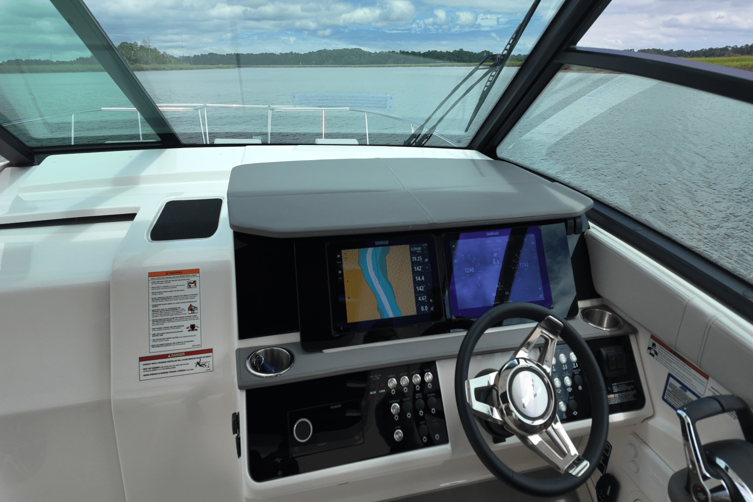 2026 Sea Ray Sundancer 320 Outboard Image Thumbnail #19