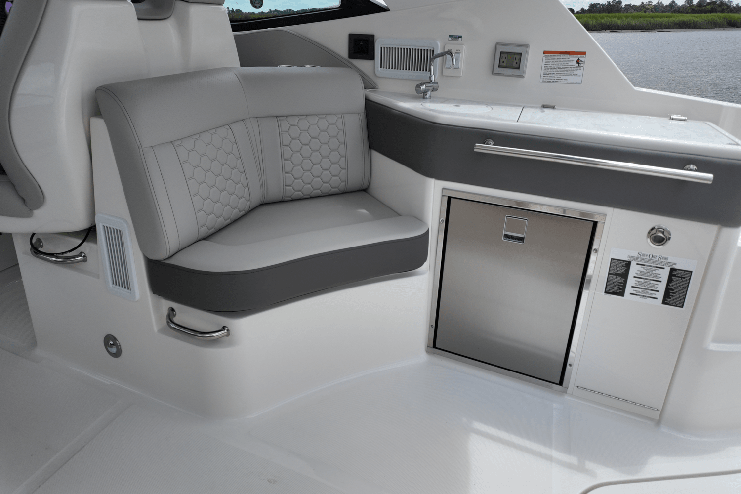 2026 Sea Ray Sundancer 320 Outboard Image Thumbnail #13