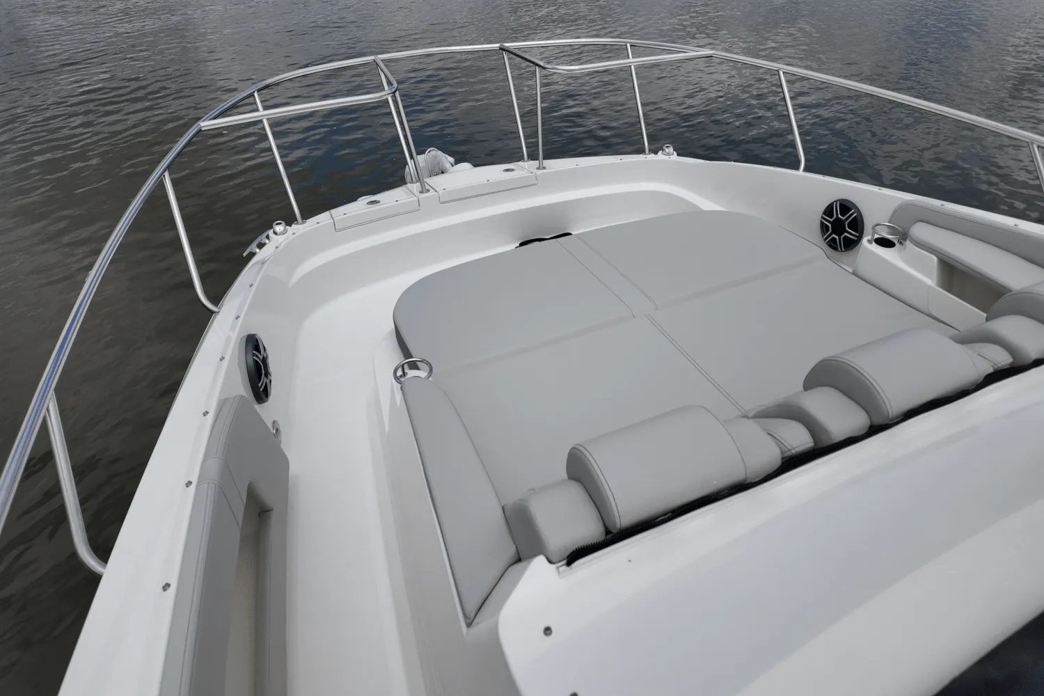 2026 Sea Ray Sundancer 320 Outboard Image Thumbnail #25
