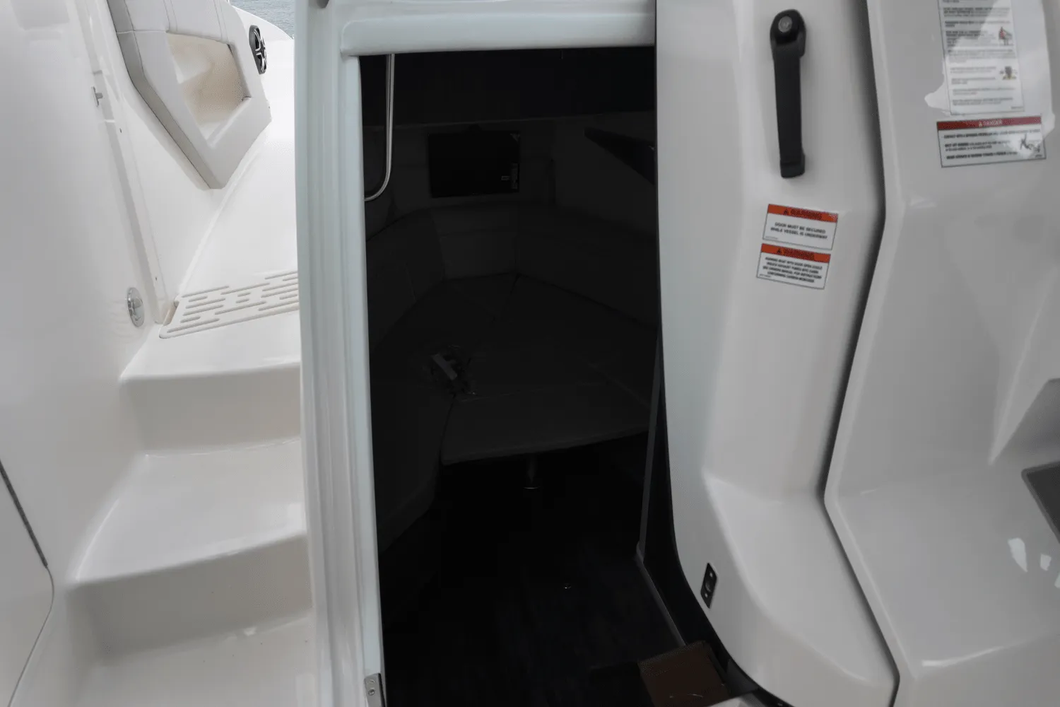 2026 Sea Ray Sundancer 320 Outboard Image Thumbnail #22