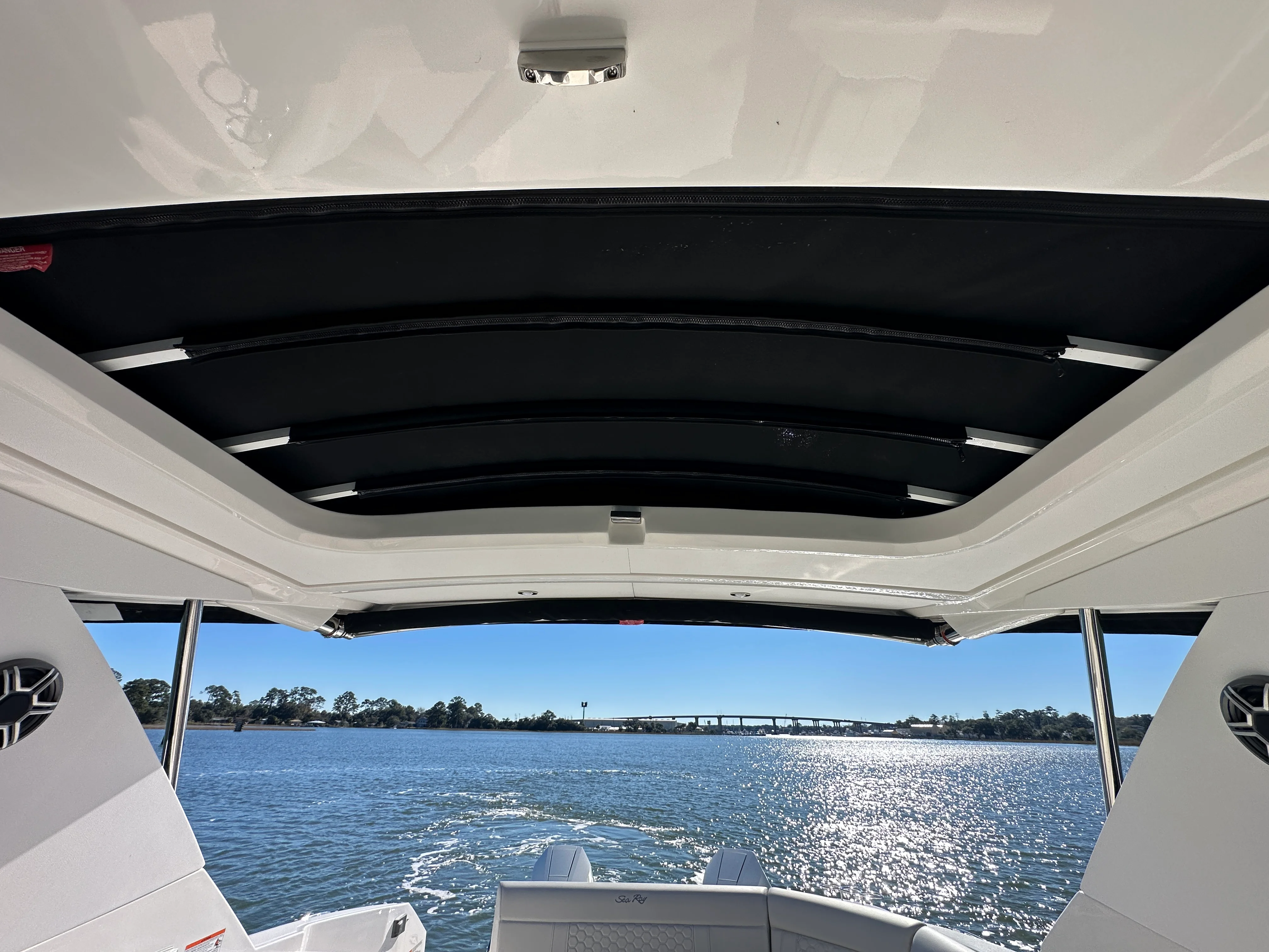 2026 Sea Ray Sundancer 320 Outboard Image Thumbnail #38