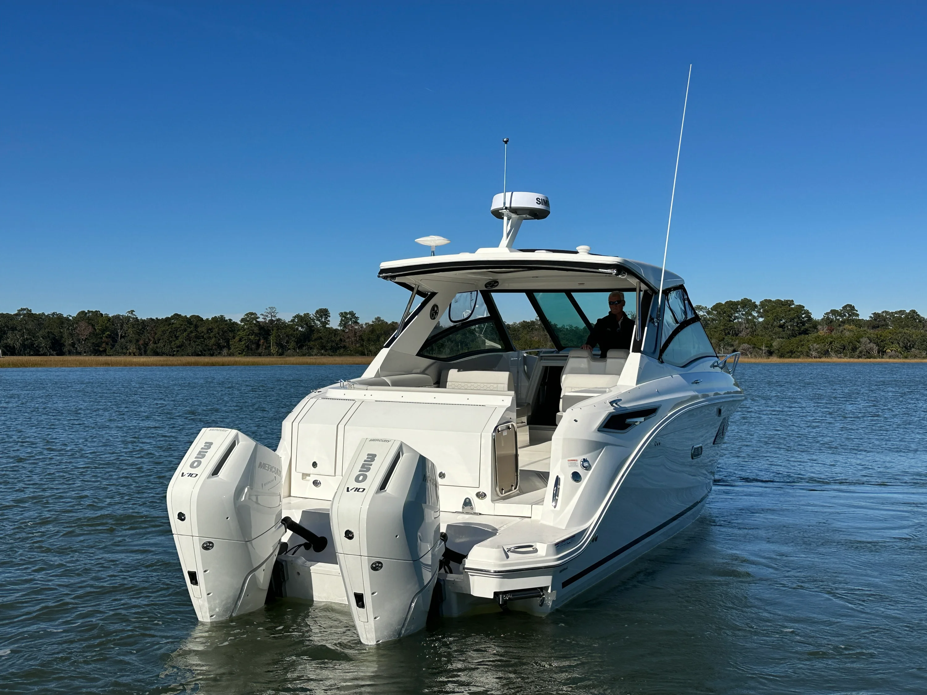 2026 Sea Ray Sundancer 320 Outboard Image Thumbnail #2