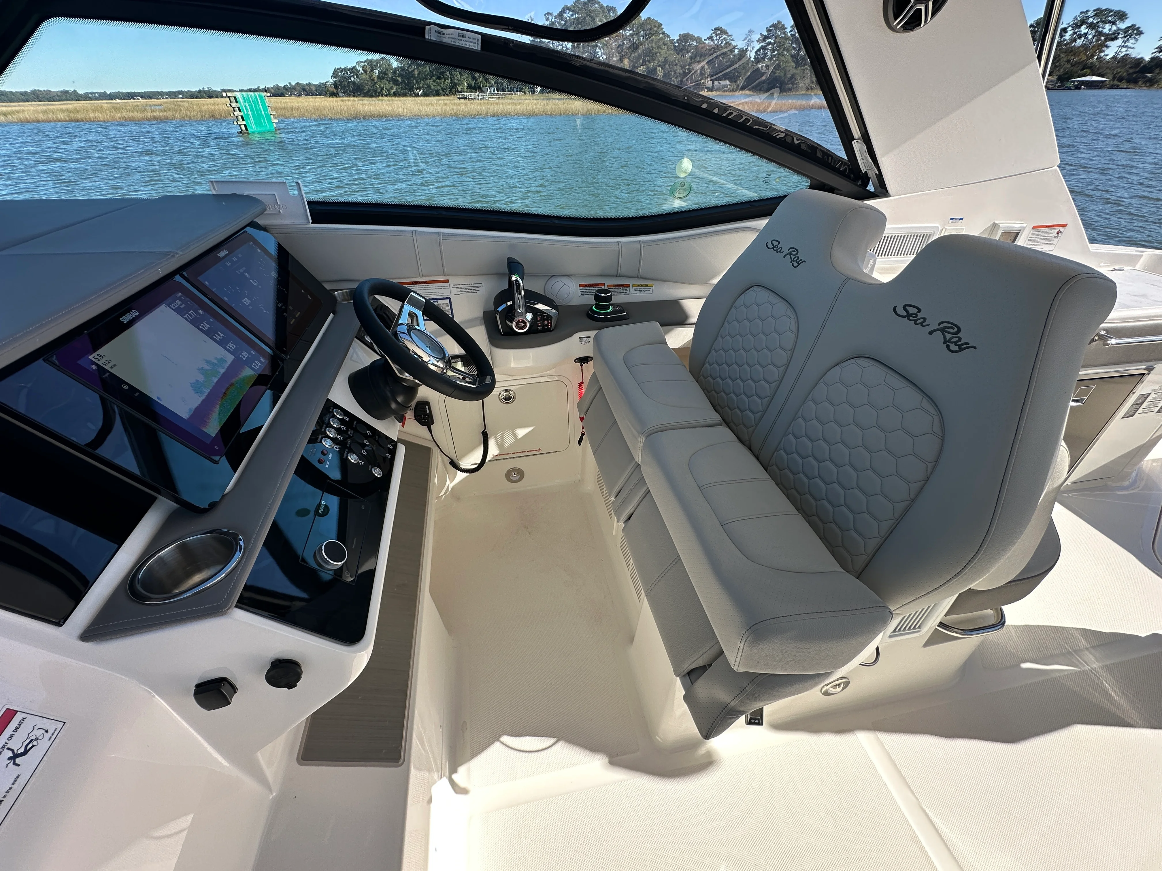 2026 Sea Ray Sundancer 320 Outboard Image Thumbnail #29