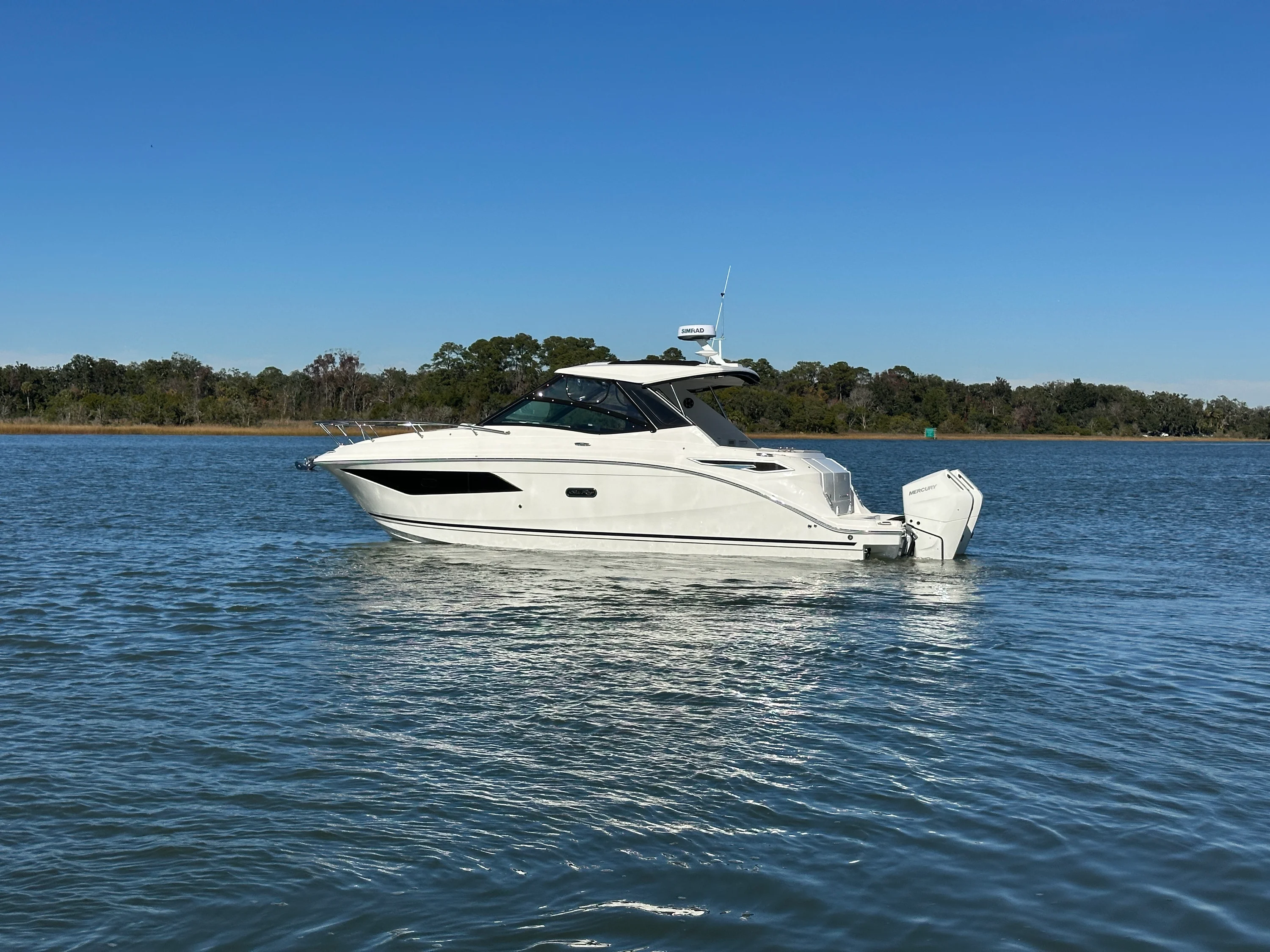 2026 Sea Ray Sundancer 320 Outboard Image Thumbnail #5