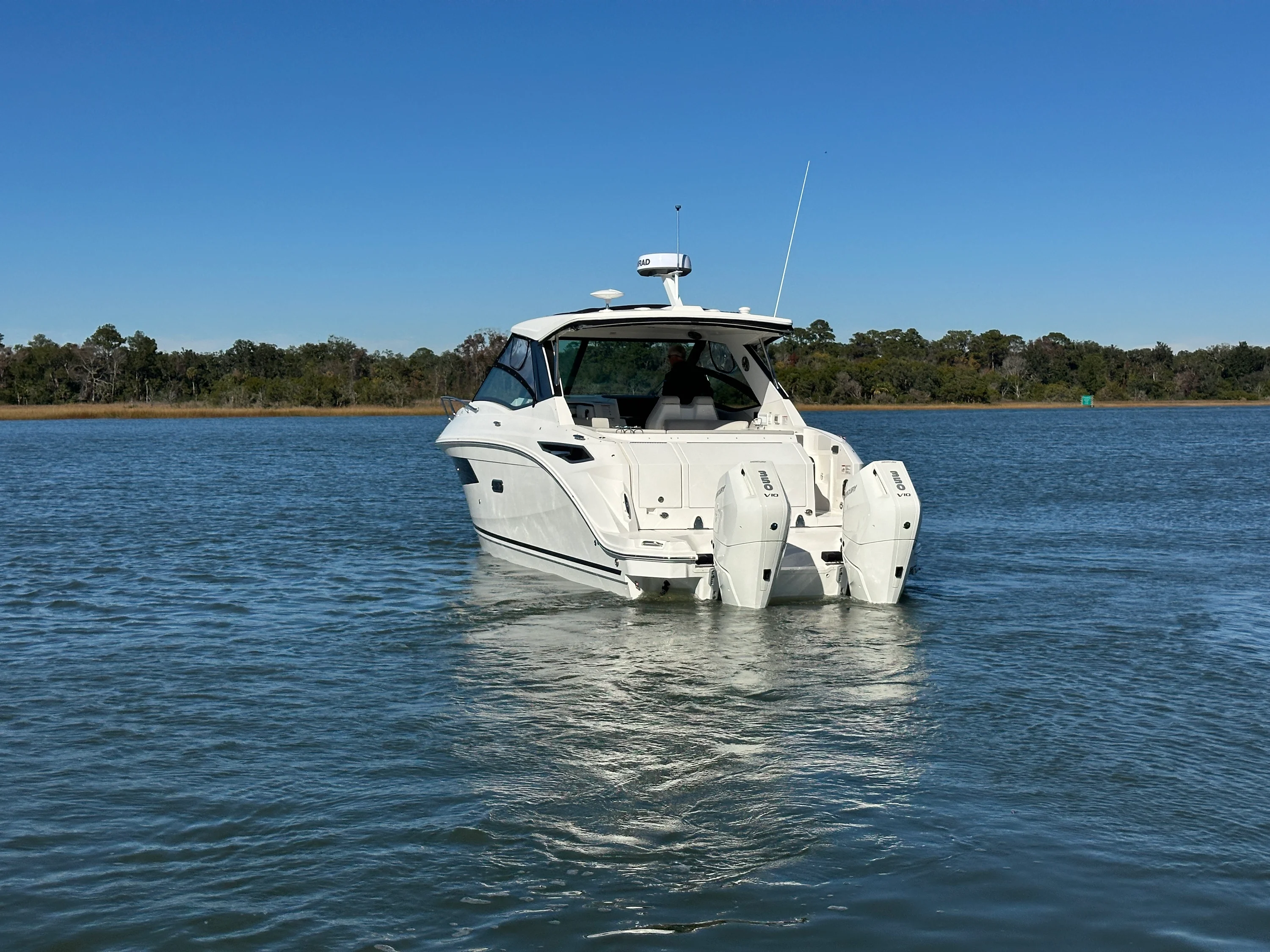 2026 Sea Ray Sundancer 320 Outboard Image Thumbnail #4