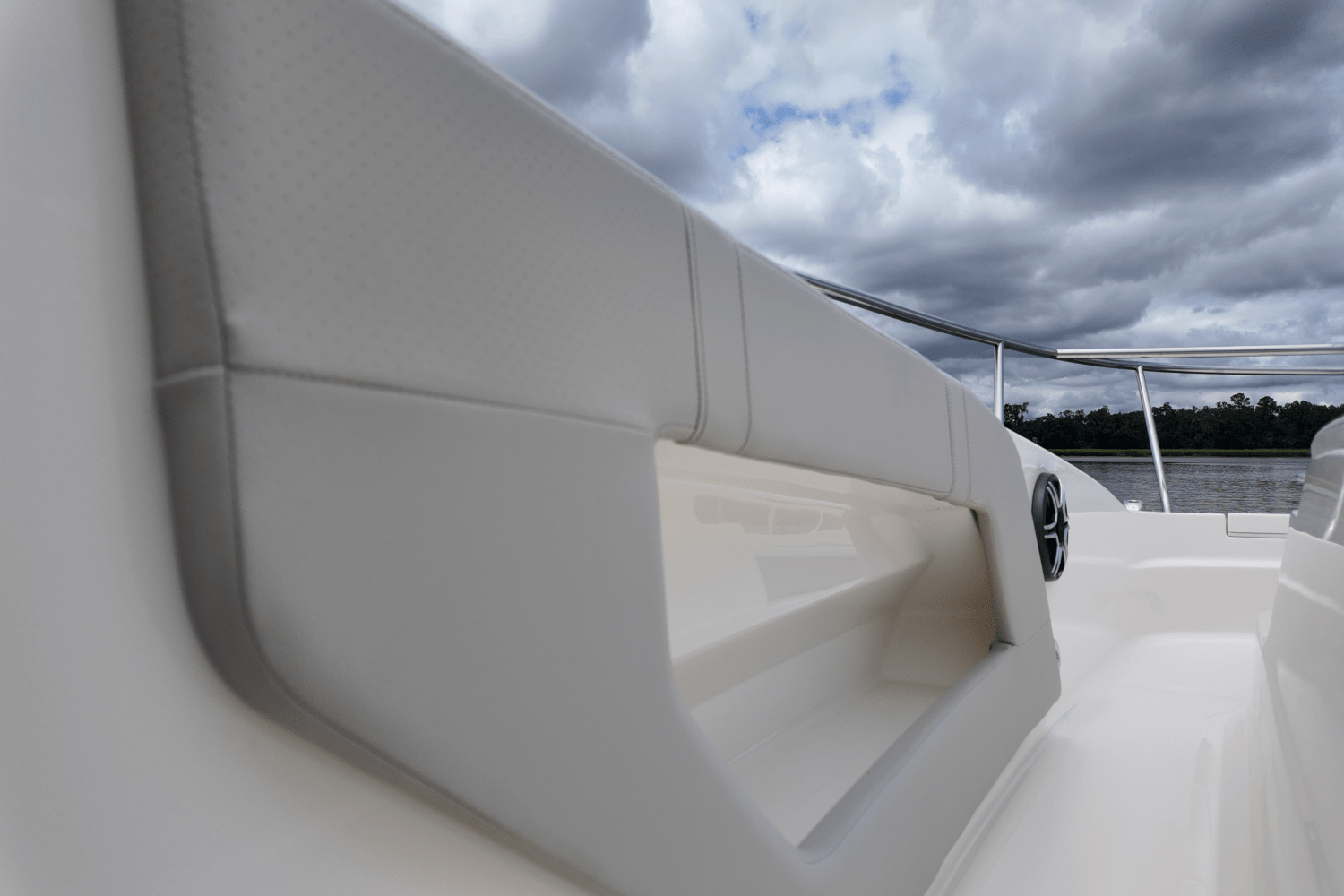2026 Sea Ray Sundancer 320 Outboard Image Thumbnail #27