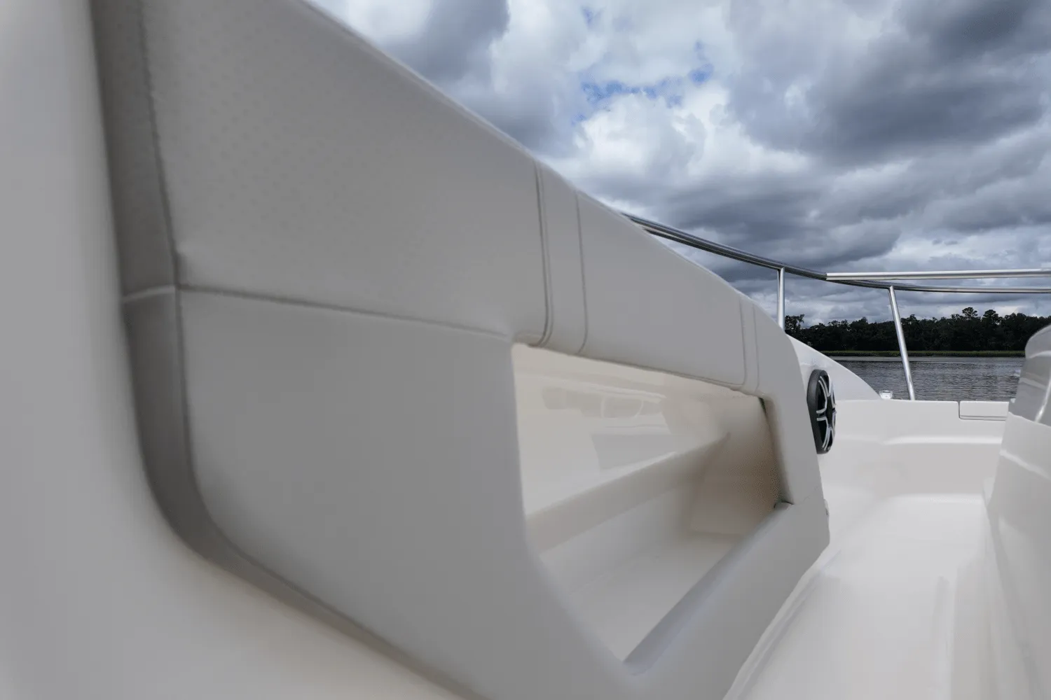 2026 Sea Ray Sundancer 320 Outboard Image Thumbnail #27