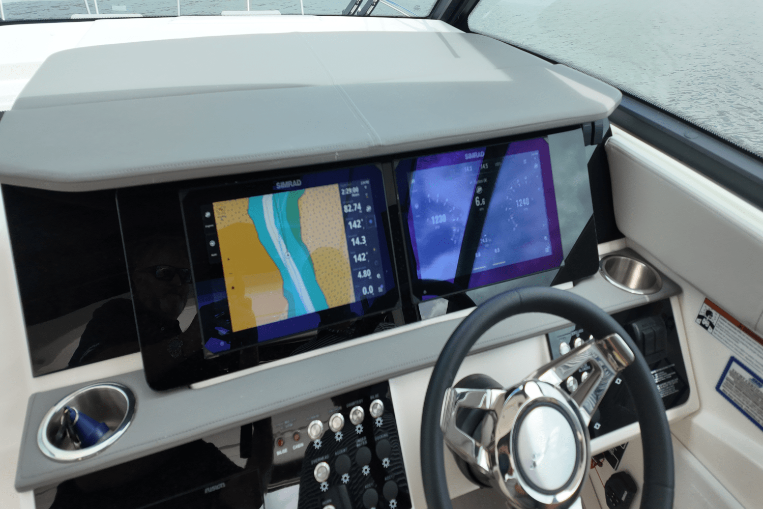 2026 Sea Ray Sundancer 320 Outboard Image Thumbnail #18