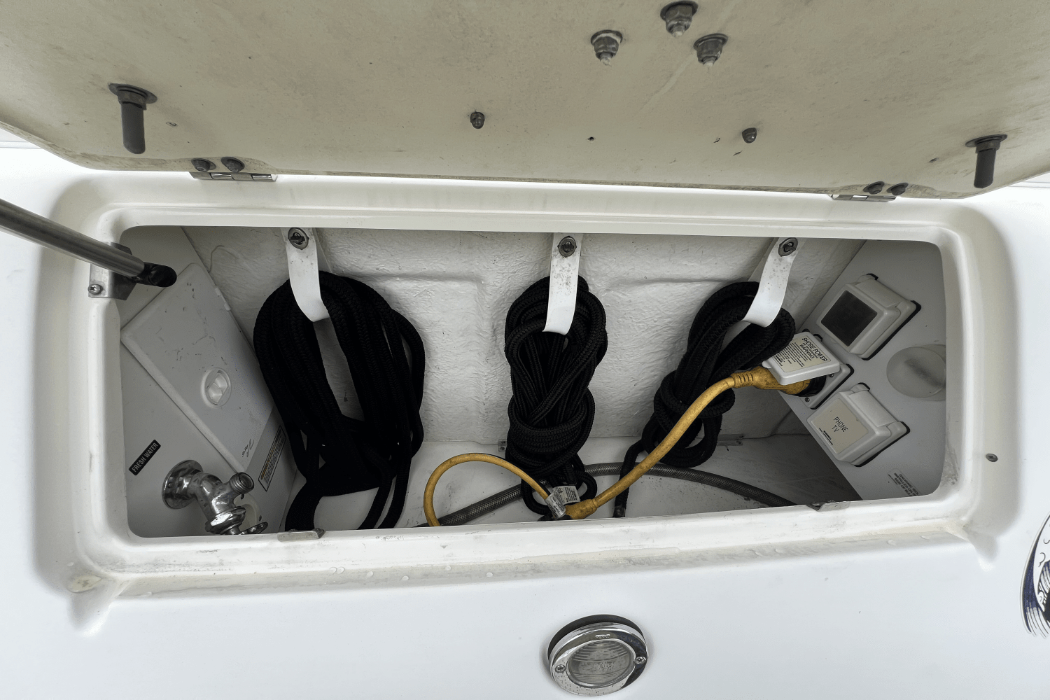 2005 Sea Ray 300 SUNDANCER Image Thumbnail #7