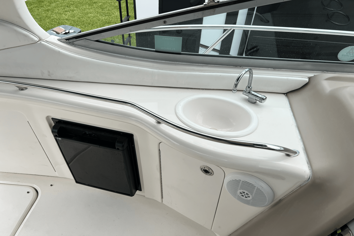 2005 Sea Ray 300 SUNDANCER Image Thumbnail #18