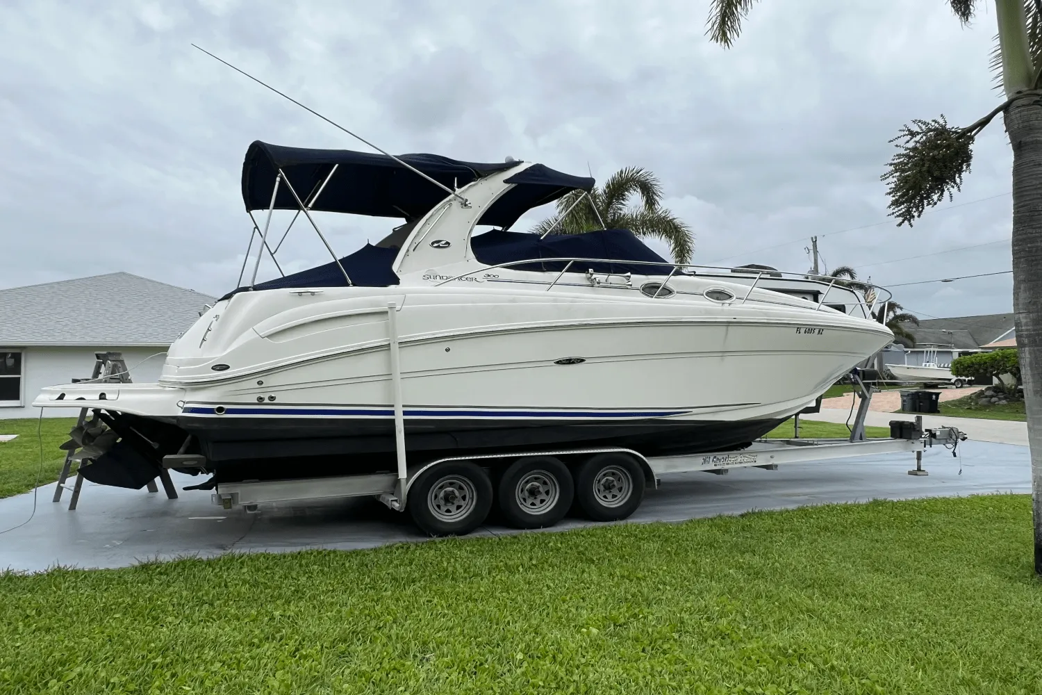 2005 Sea Ray 300 SUNDANCER Image Thumbnail #0