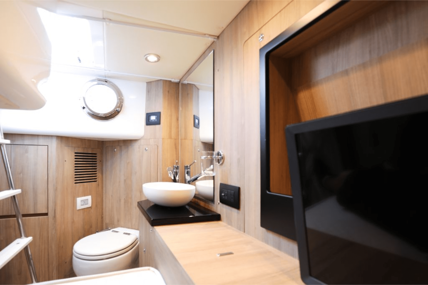 2020 Azimut 50 FLY Image Thumbnail #16