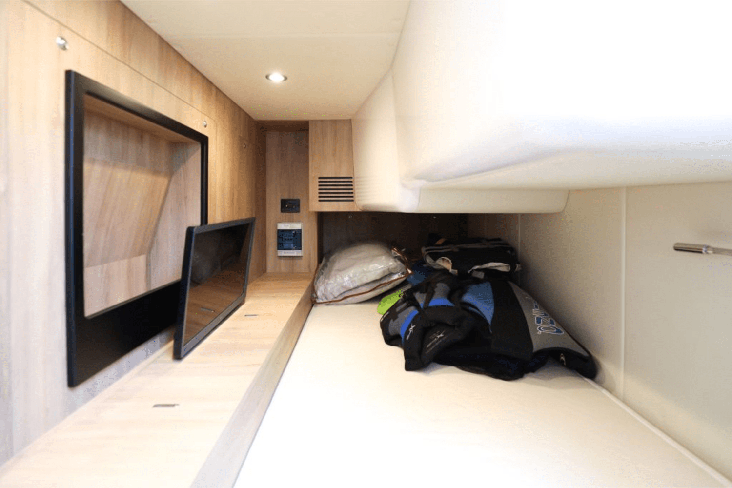 2020 Azimut 50 FLY Image Thumbnail #15
