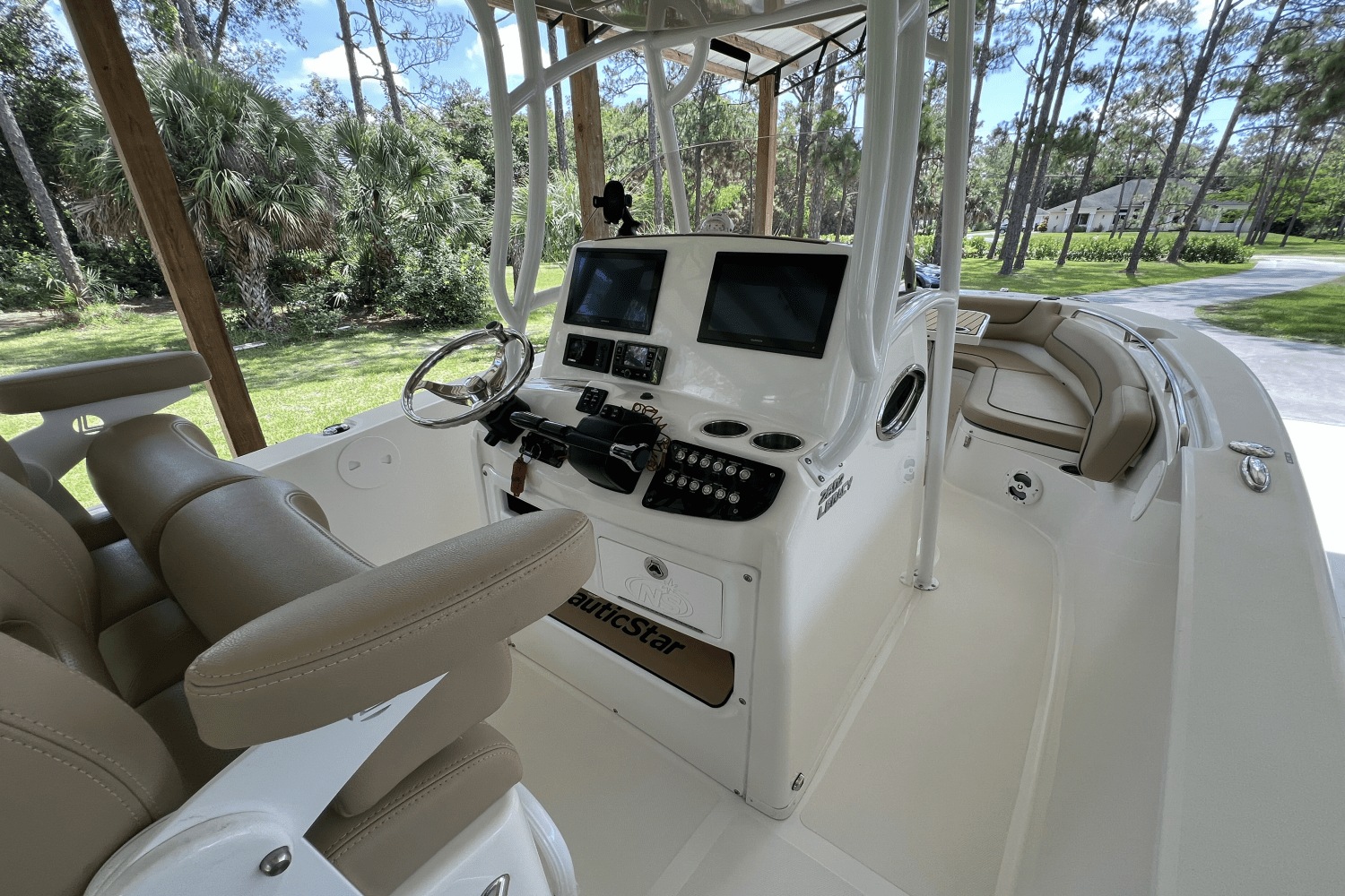 2020 NauticStar 2602 LEGACY Image Thumbnail #8