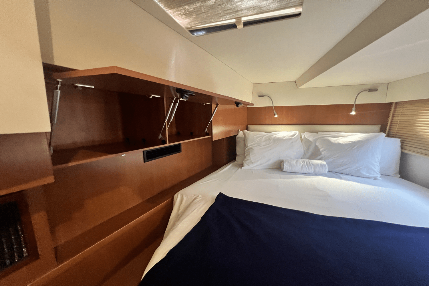 2016 Aquila 48 Image Thumbnail #19