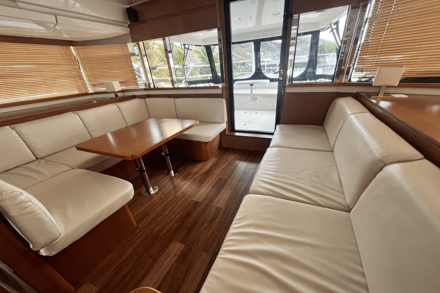 2016 Aquila 48 Image Thumbnail #8