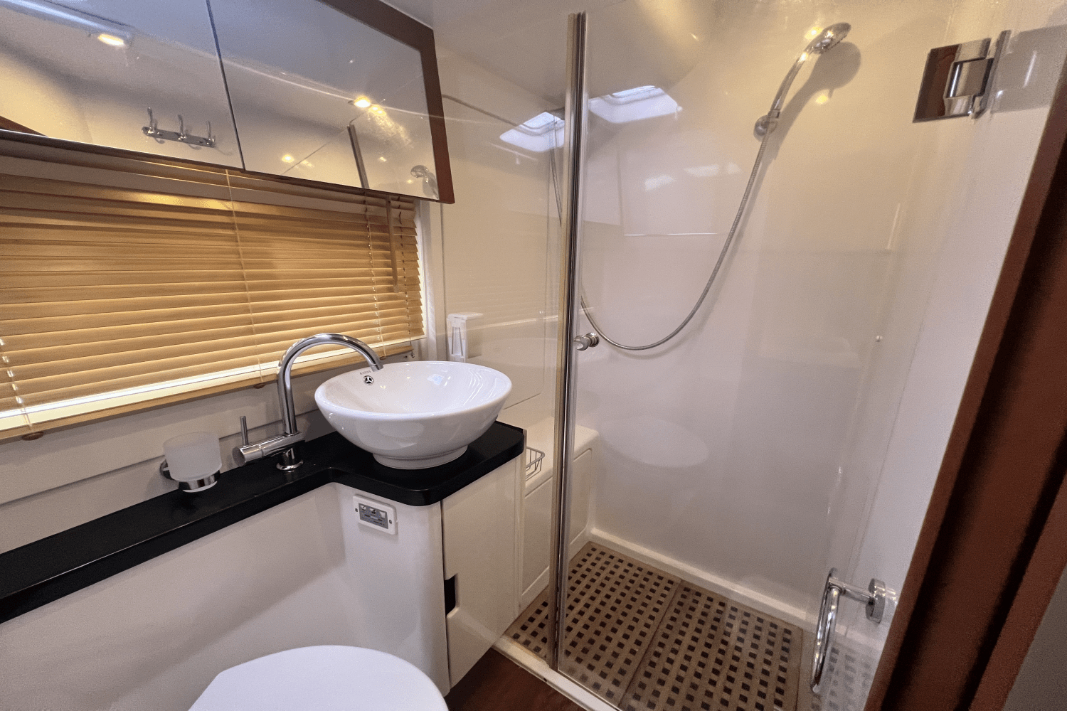 2016 Aquila 48 Image Thumbnail #23