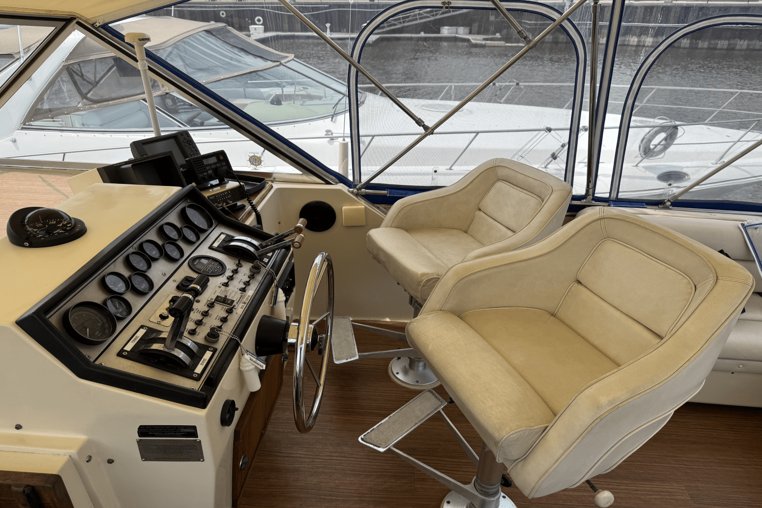 1986 Chris-Craft 381 CATALINA Image Thumbnail #5