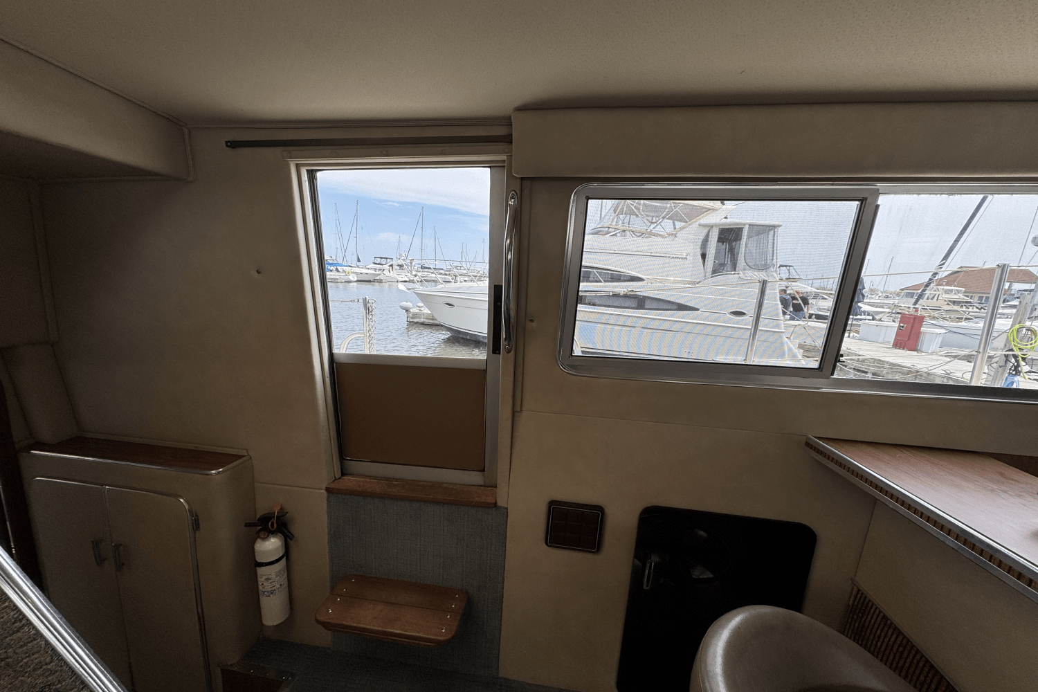1986 Chris-Craft 381 CATALINA Image Thumbnail #14