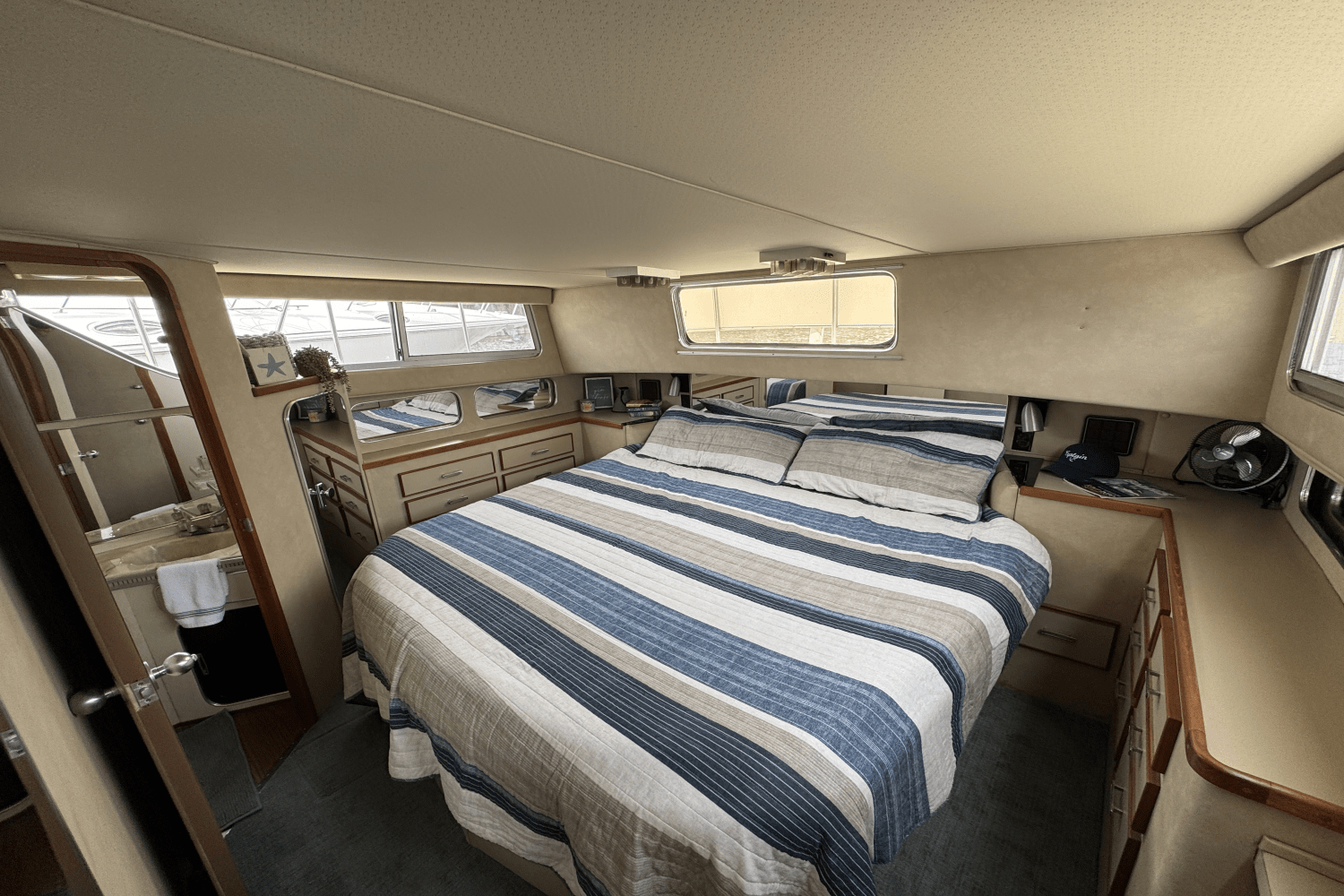 1986 Chris-Craft 381 CATALINA Image Thumbnail #18