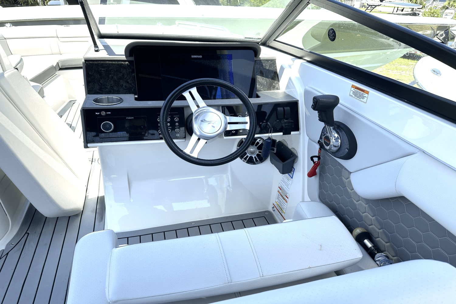 2020 Sea Ray 270 SDX OB Image Thumbnail #6
