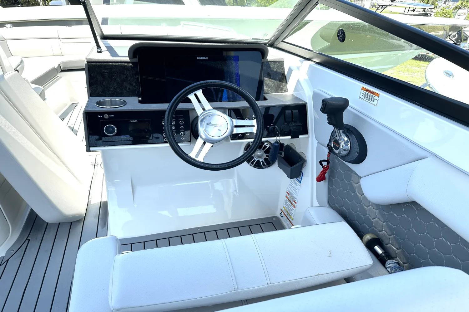 2020 Sea Ray 270 SDX OB Image Thumbnail #6