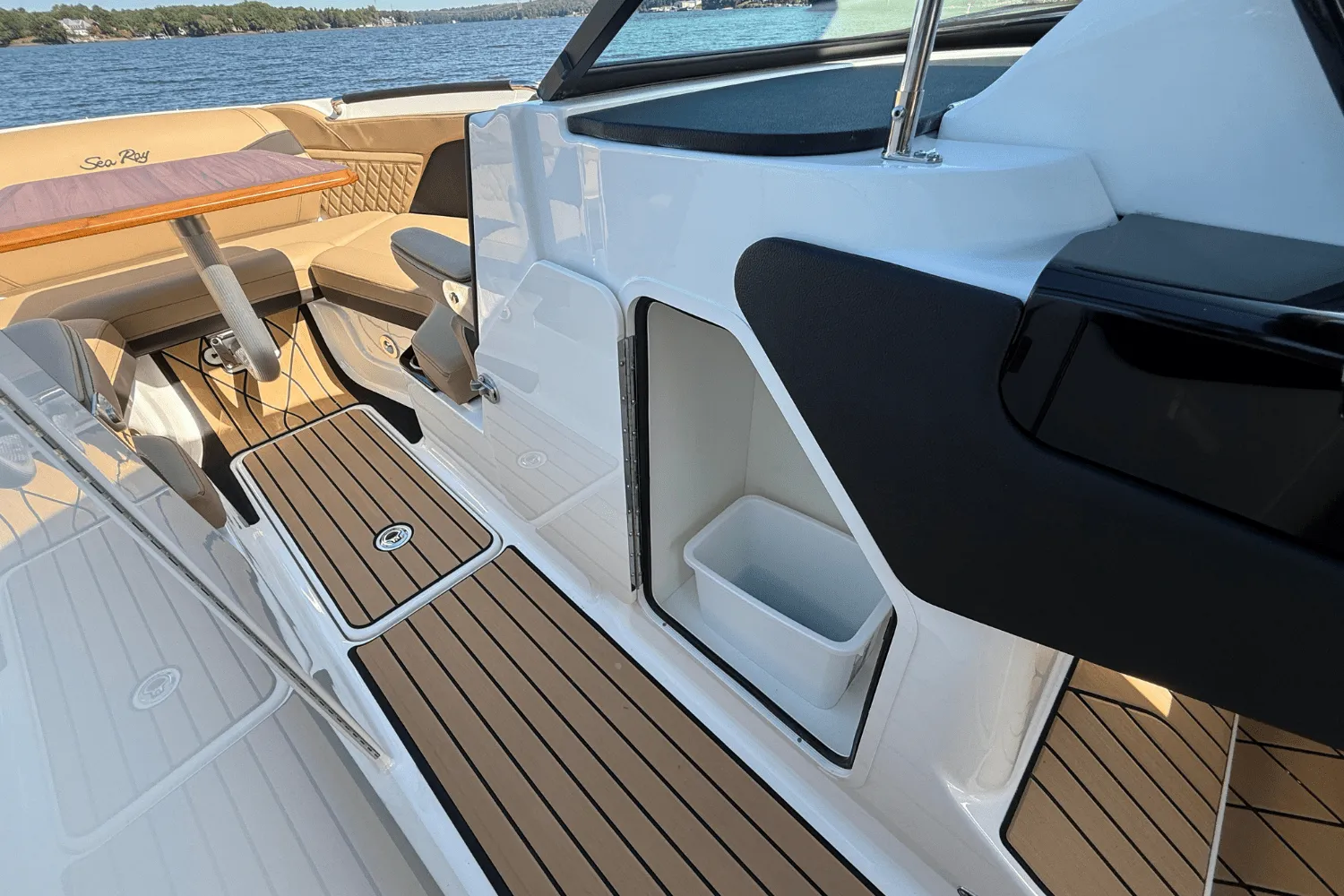 2026 Sea Ray SLX 260 Image Thumbnail #35
