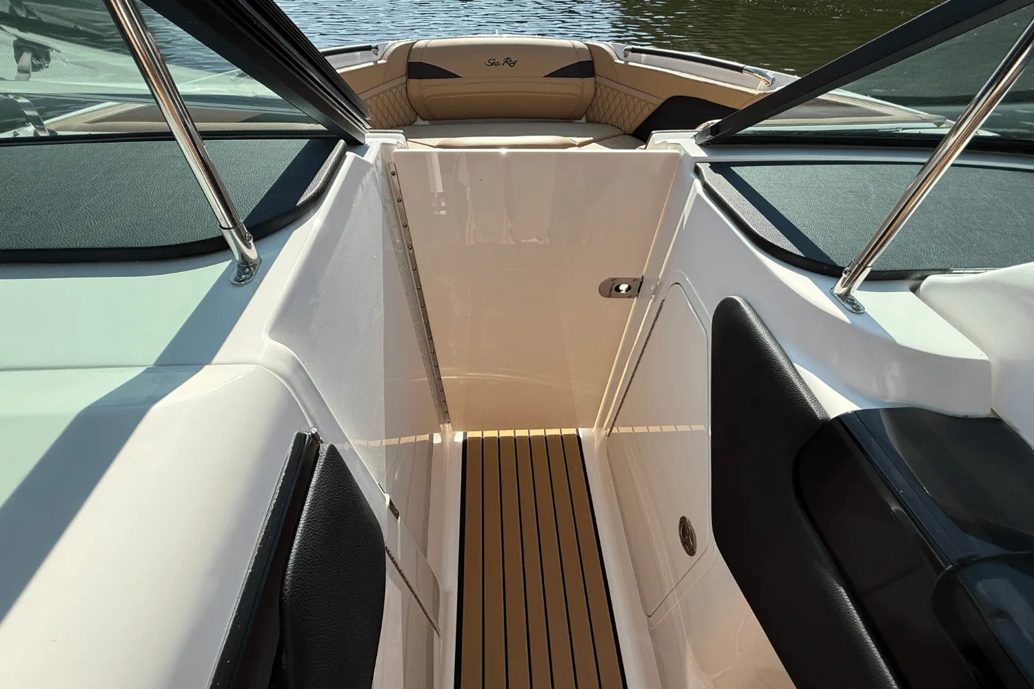 2026 Sea Ray SLX 260 Image Thumbnail #34