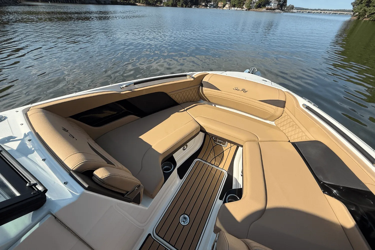 2026 Sea Ray SLX 260 Image Thumbnail #38