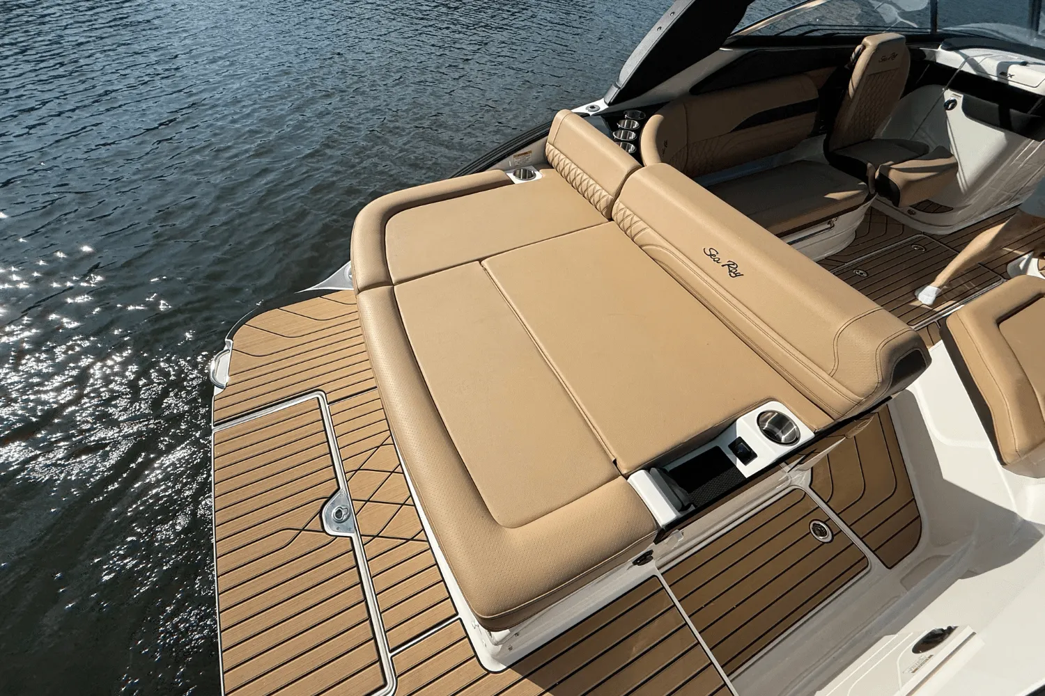 2026 Sea Ray SLX 260 Image Thumbnail #12